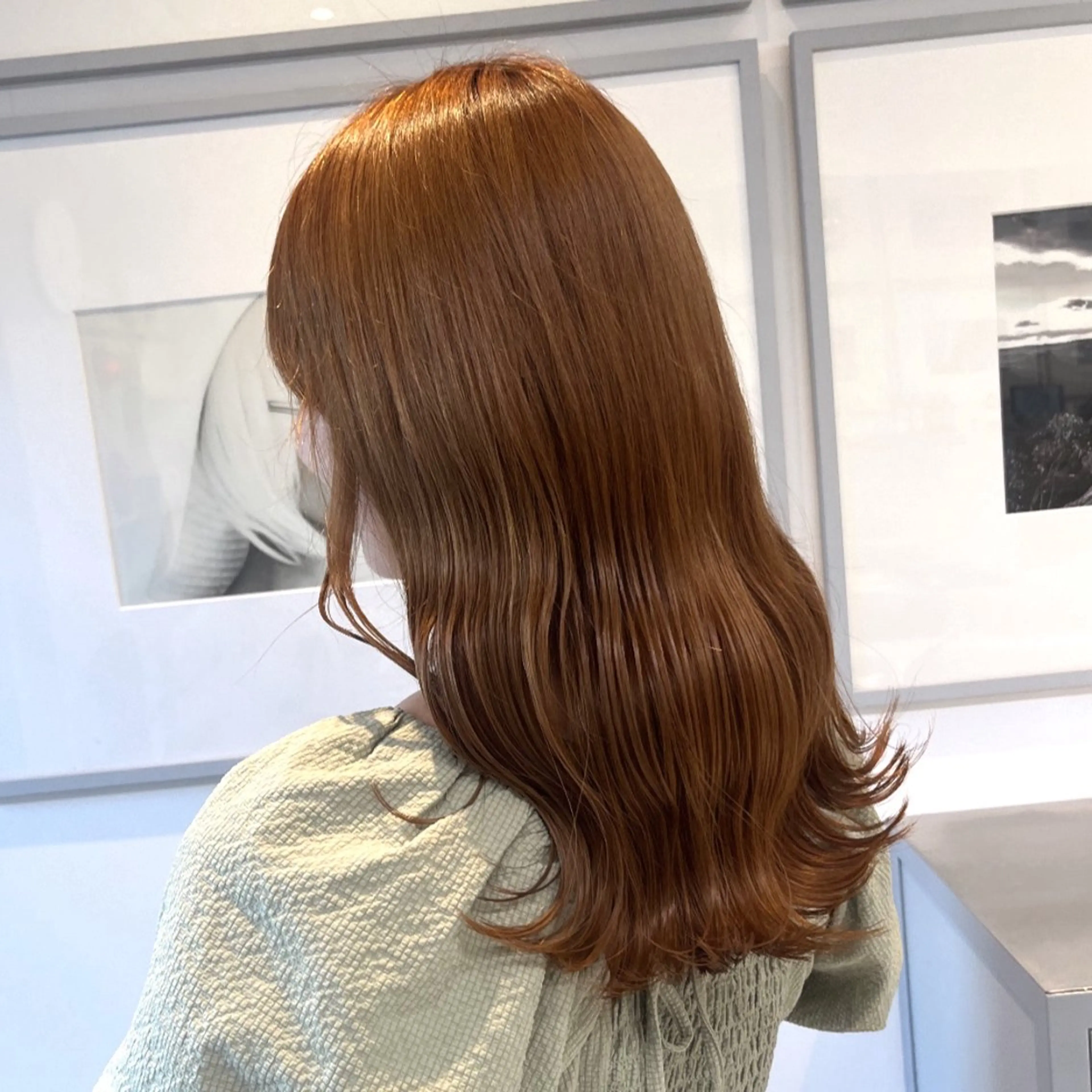 セミロング カラー ベージュカラー ブリーチ 透明感カラー ブリーチなしカラー オレンジ ヘアカラー トリートメント ヘッドスパ ヘアセット カジュアルを女っぽく 𝗮𝘆𝗮𝗰𝗼のヘアスタイル