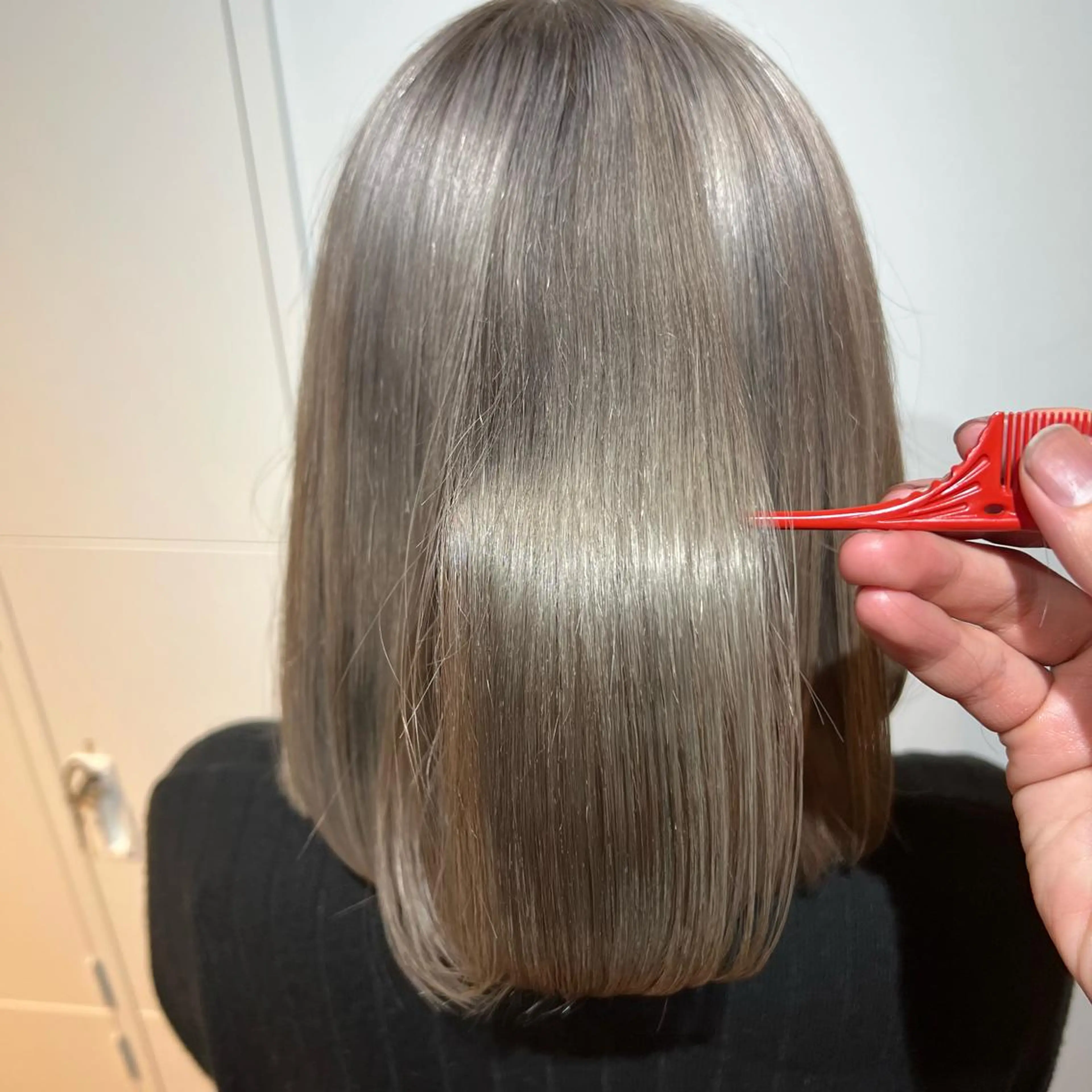 ミディアム カラー newi TATSUのヘアスタイル