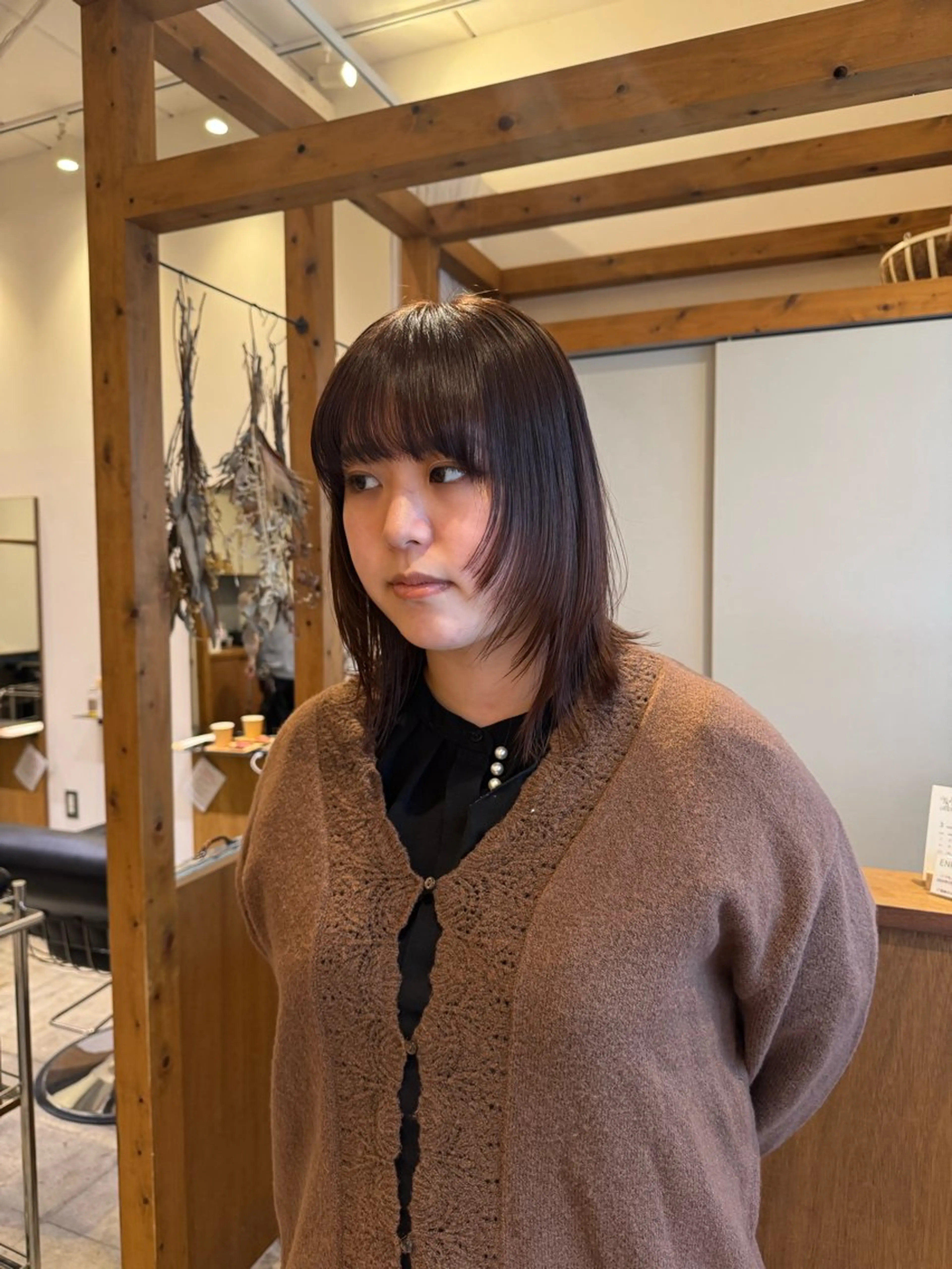 ミディアム カラー ブラウンカラー ピンクカラー ピンクブラウン レイヤーカット カット ヘアカラー トリートメント ENIF　大島 芽生のヘアスタイル