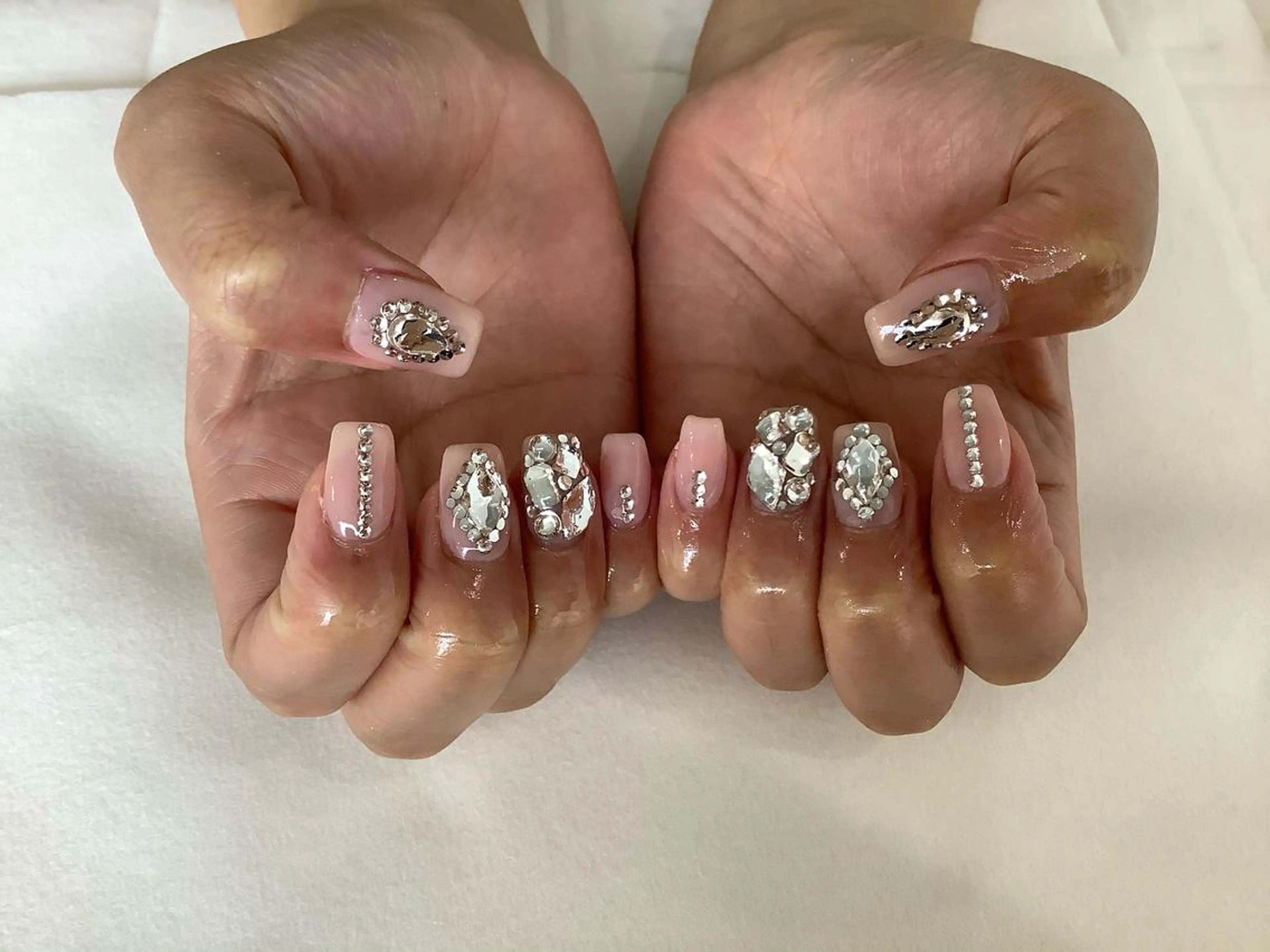 ネイル ハンドネイル 💎🐰 saki. m 🐰💎のネイルデザイン