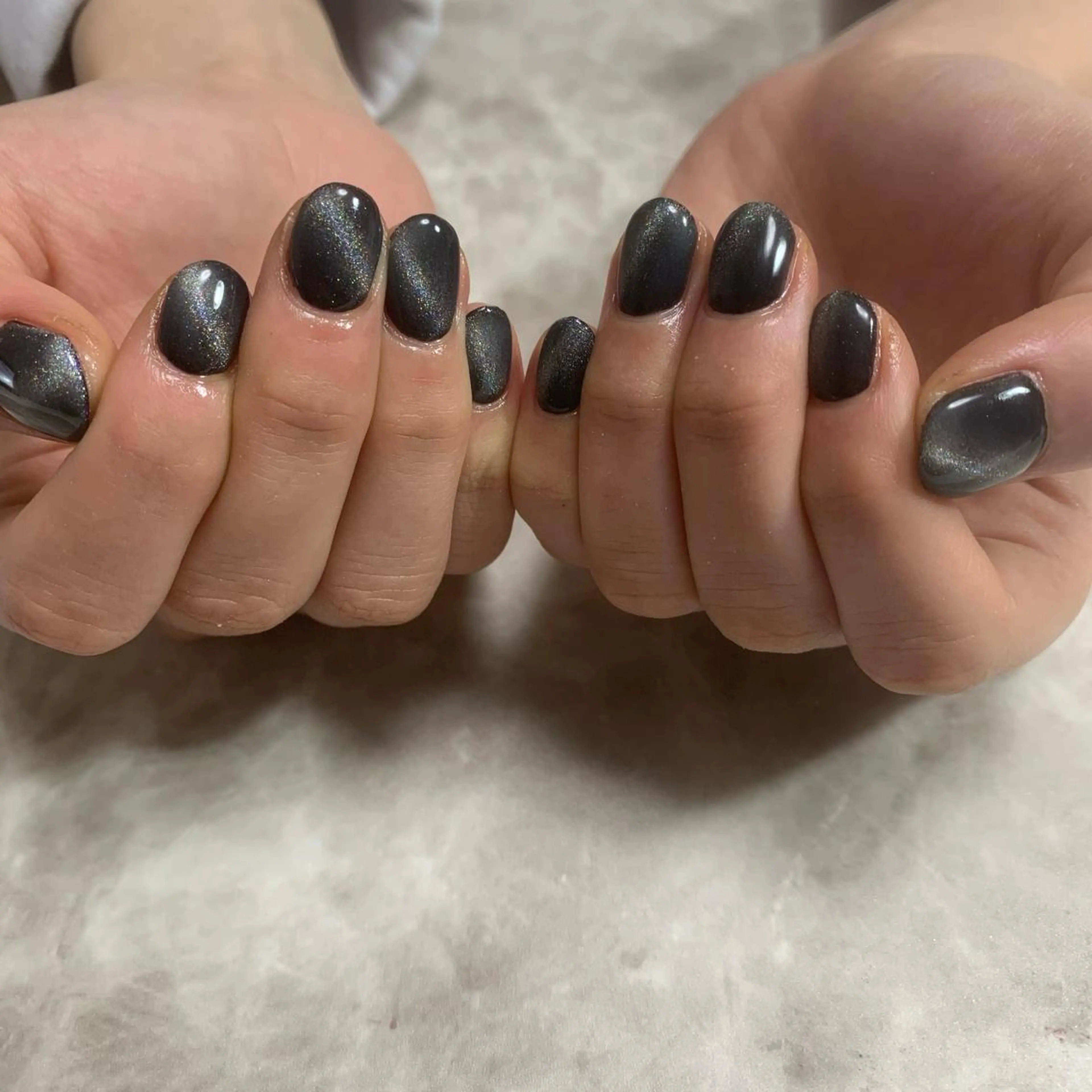 ネイル マグネットネイル シルバー salon Hush Hushのネイルデザイン