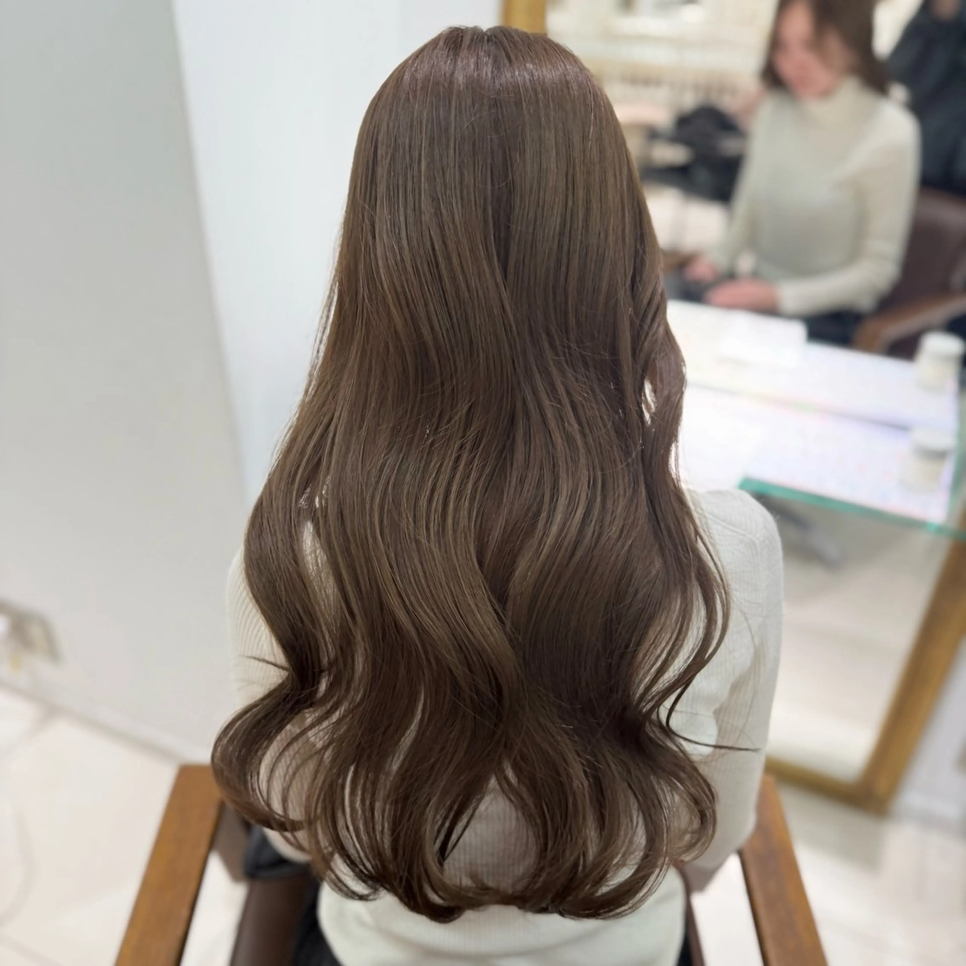 ロング カラー 透明感カラー ヘアカラー 髪質改善”艶"カラー 🤍Hono🇰🇷のヘアスタイル
