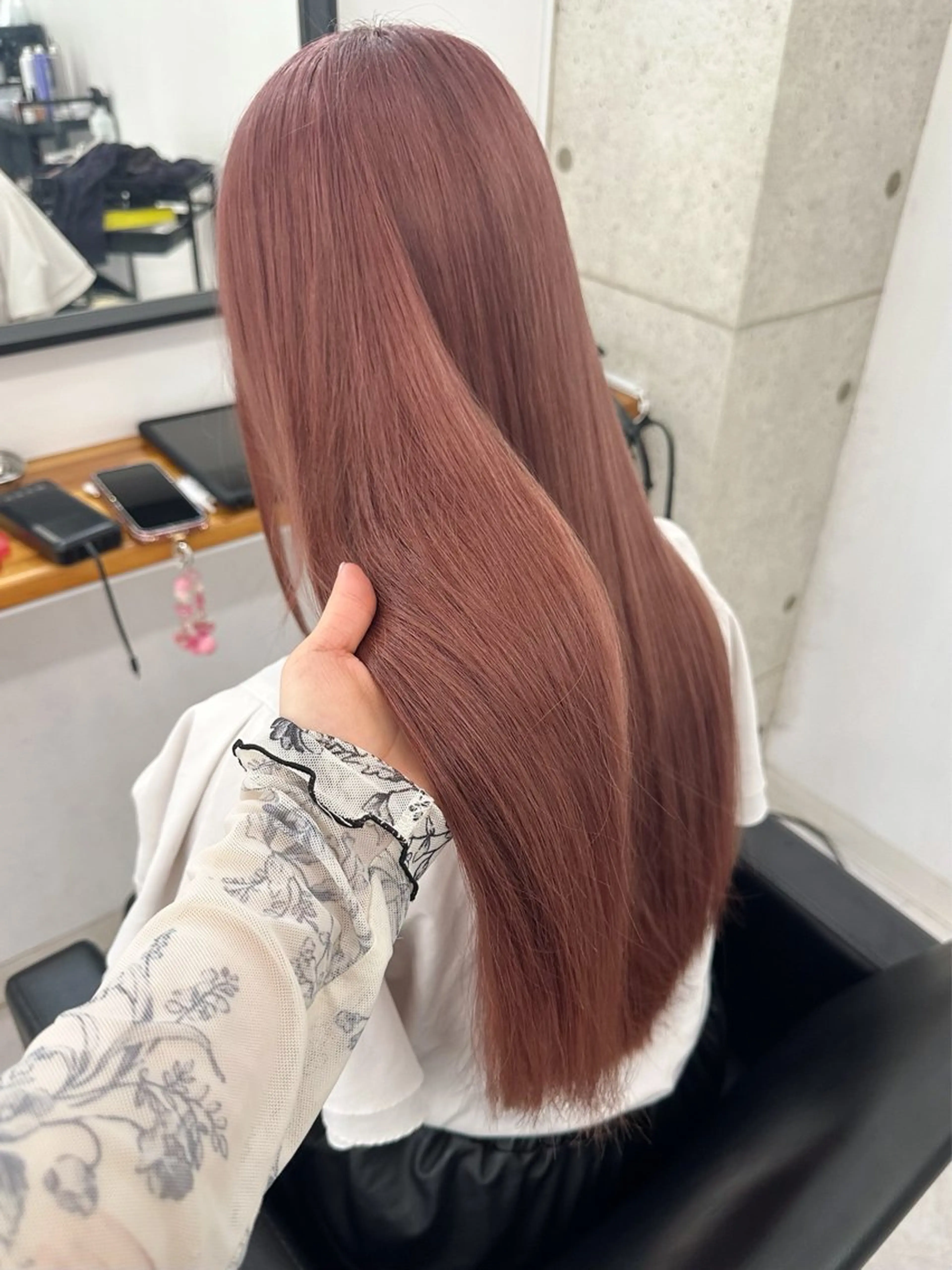 ロング カラー 黒髪 ブリーチ ピンクカラー ヘアカラー GiseL宗像所属・GiseL宗像 HiROEのヘアスタイル