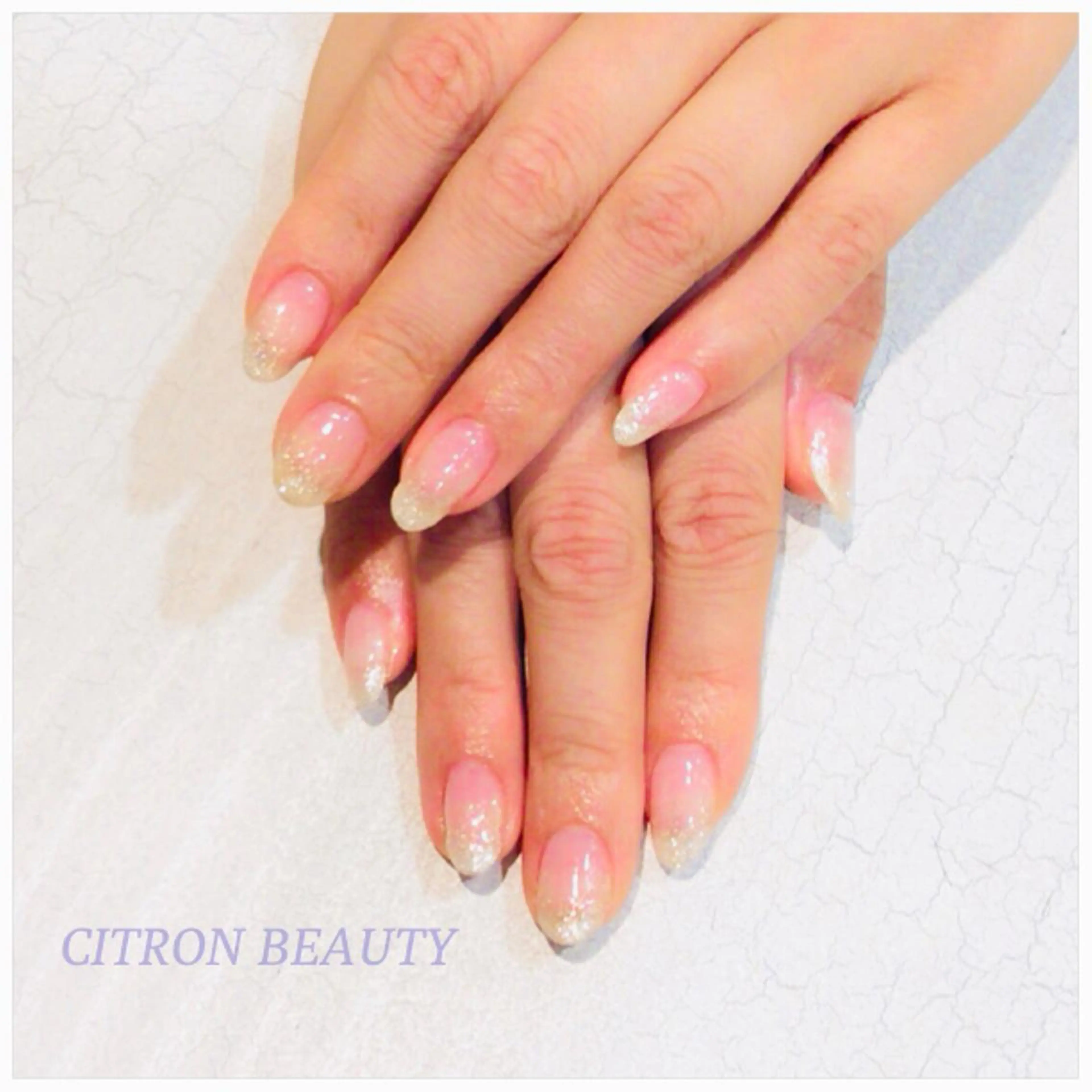 ネイル グラデーション ラメ(グリッター) ラメグラデーション シンプルネイル CITRON NAIL💅練習生のネイルデザイン