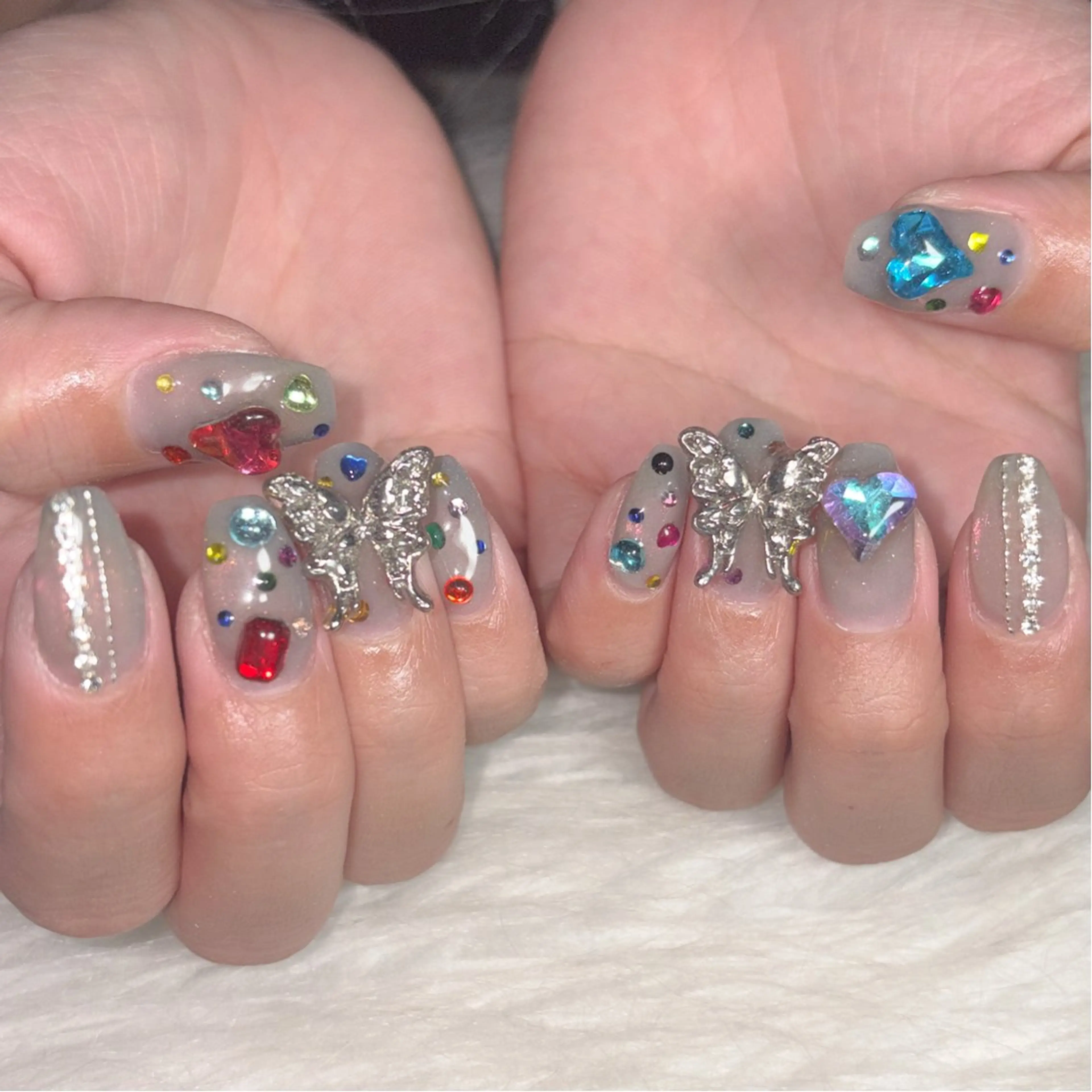 ネイル ハンドネイル LAVISH manaのネイルデザイン