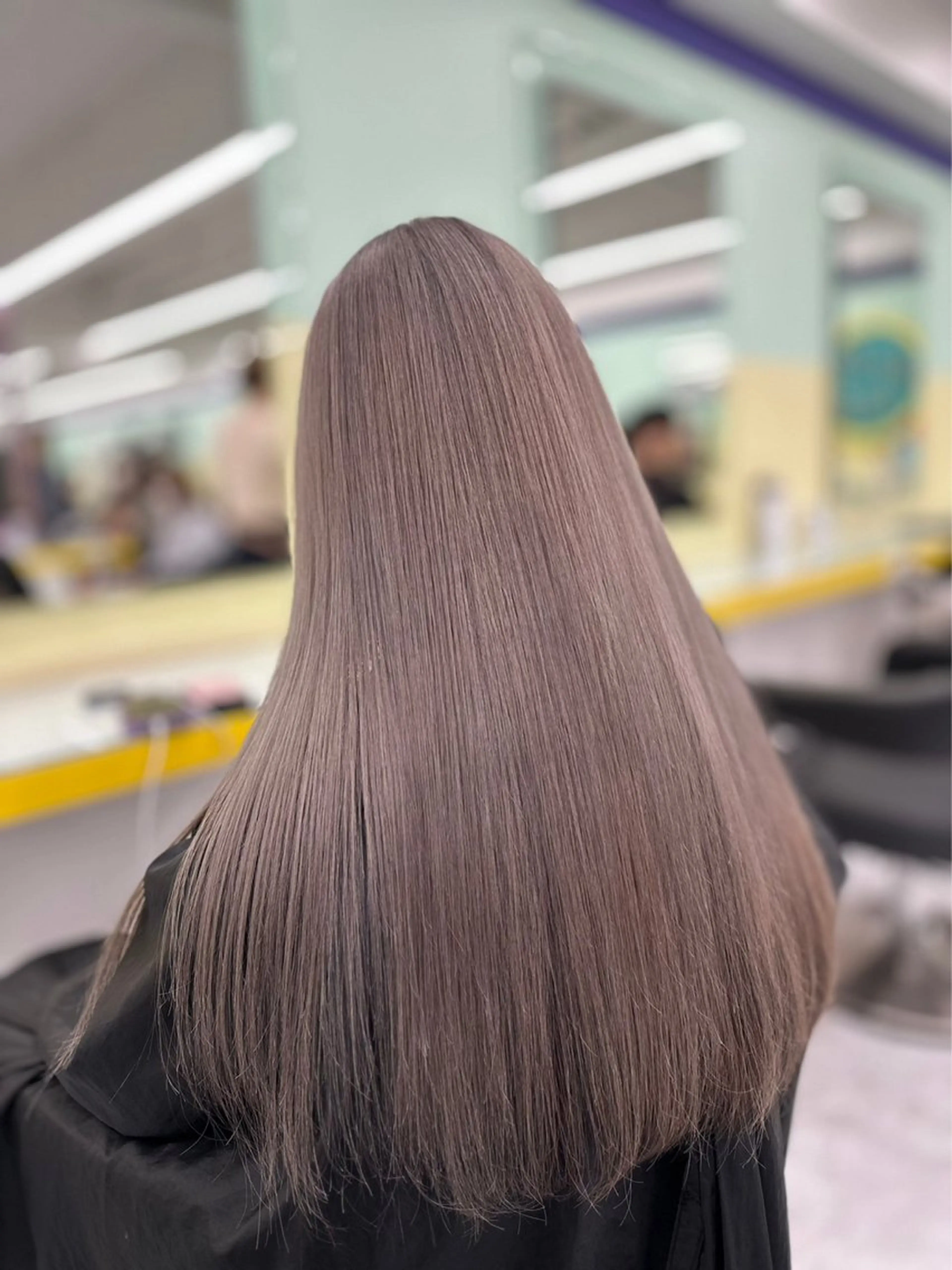 ロング カラー ハイトーンカラー 🦄レイヤーカットのヘアスタイル