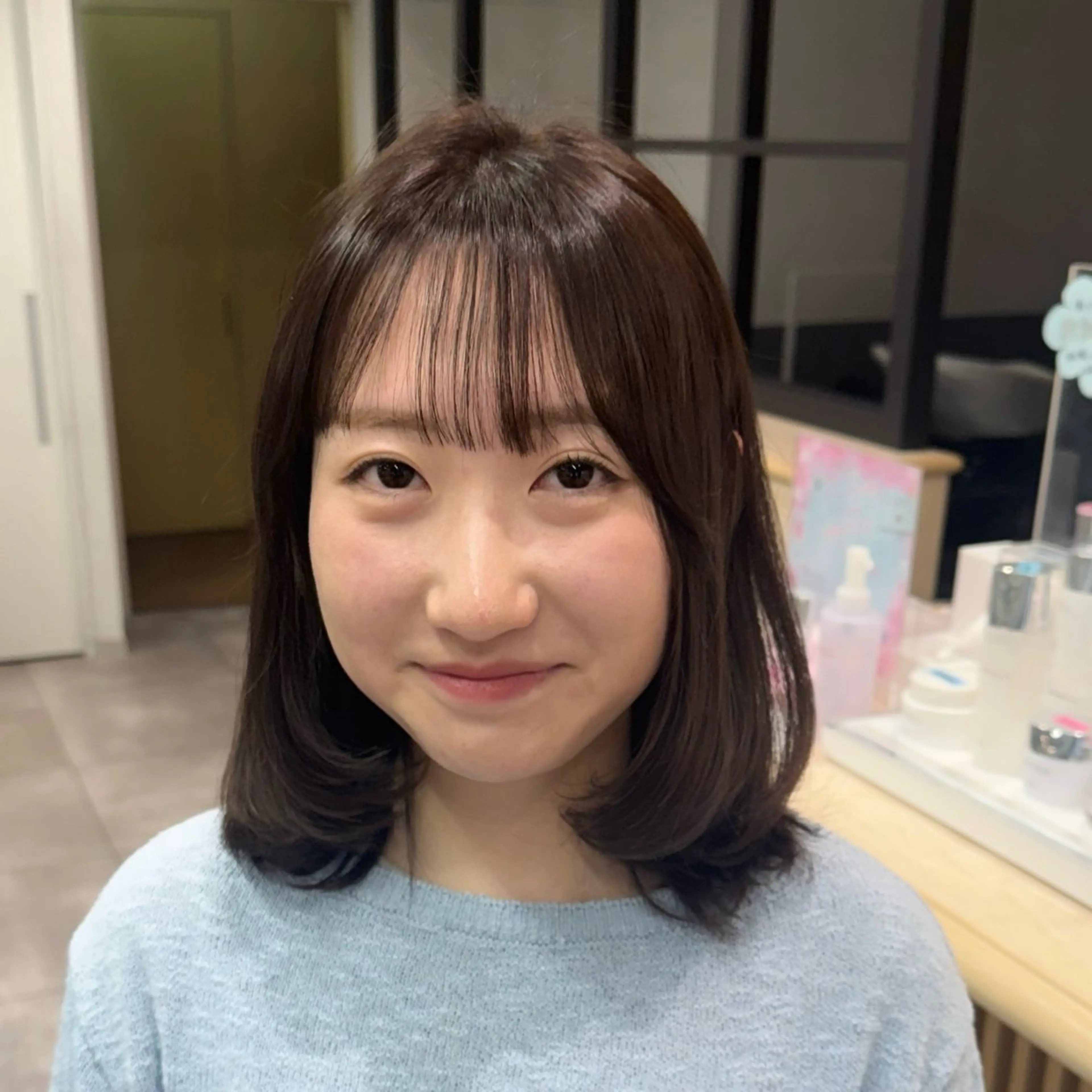 ミディアム カラー カット ヘアカラー 韓国ヘア AINA🐱のヘアスタイル