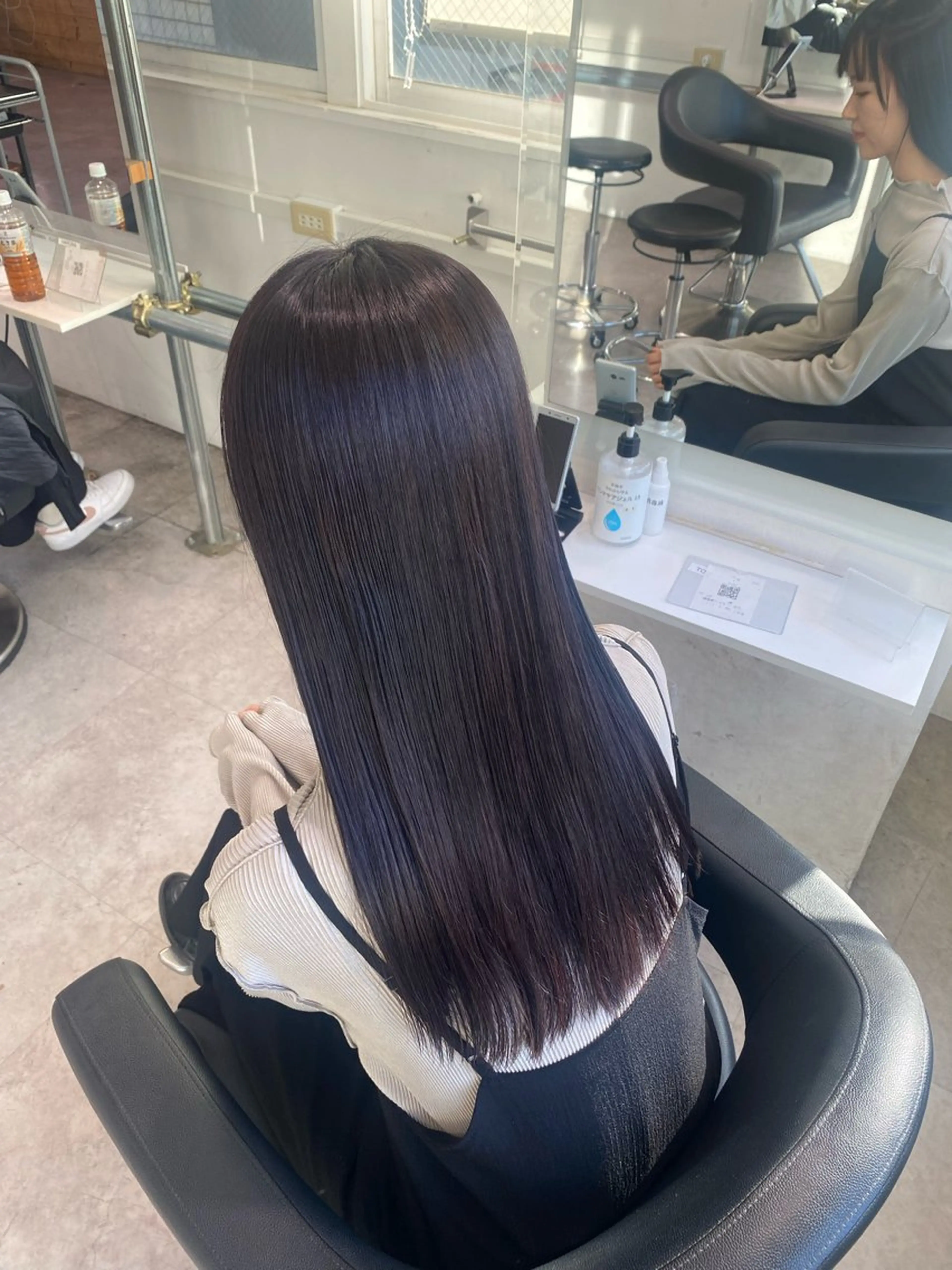 ミディアム メンズ ヘアカラー 艶感ミルクティー🤍 色落ち綺麗🤍ともやのヘアスタイル