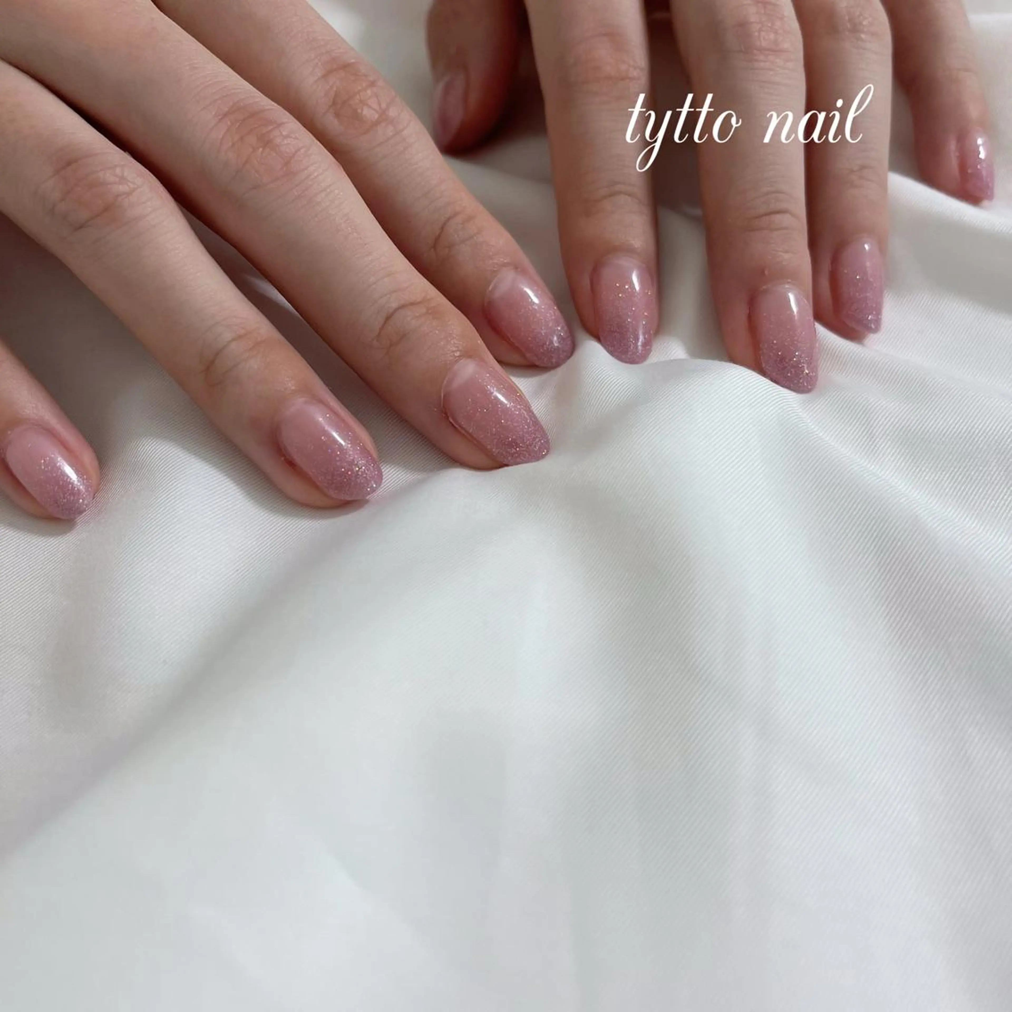 ネイル グラデーション キラキラネイル ラメ(グリッター) ラメグラデーション オフィスネイル tytto nail ❤︎‪‪eri‪‪のネイルデザイン