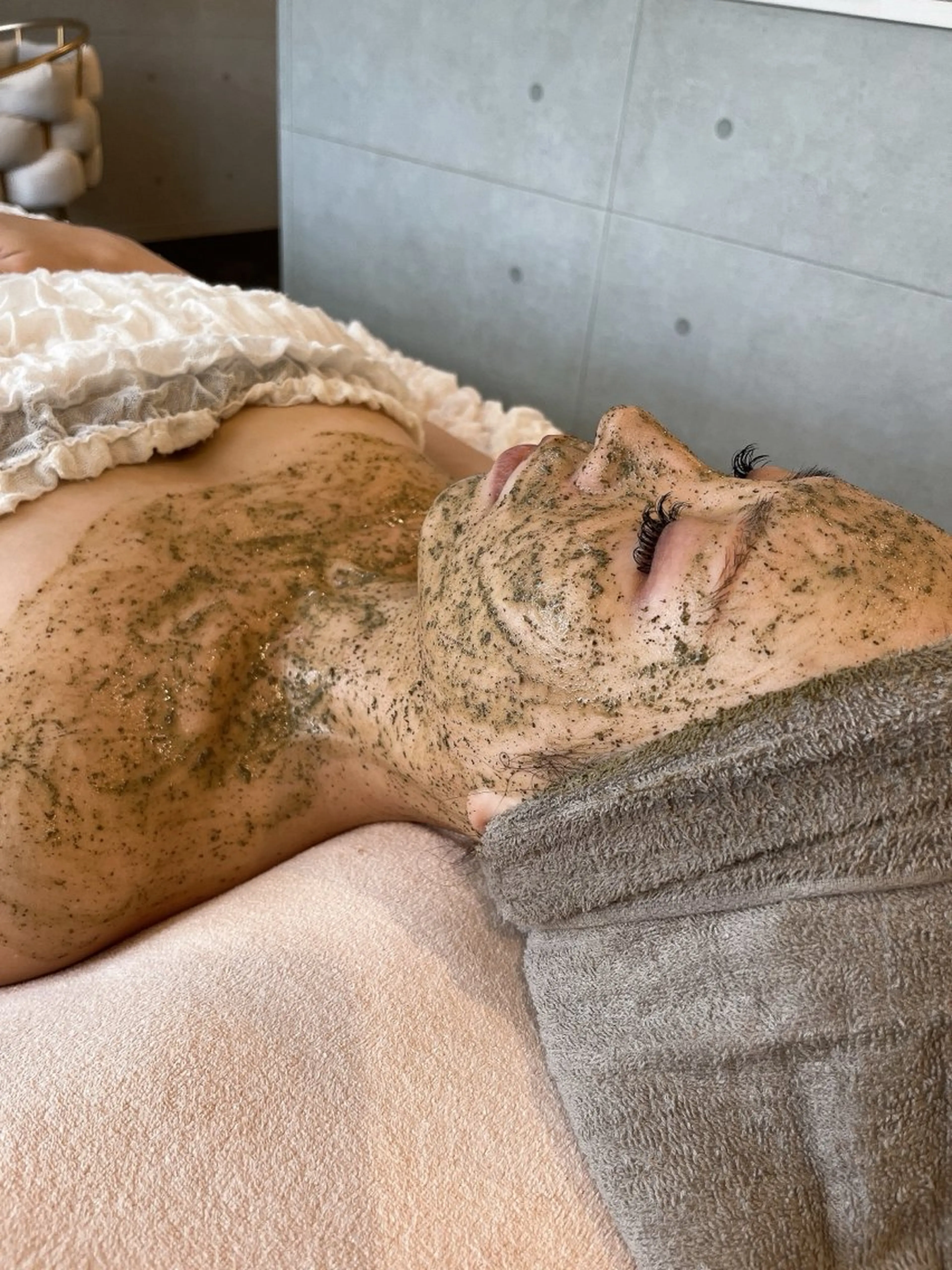 【REVI陶肌トリートメント】剥けないハーブピーリングの写真