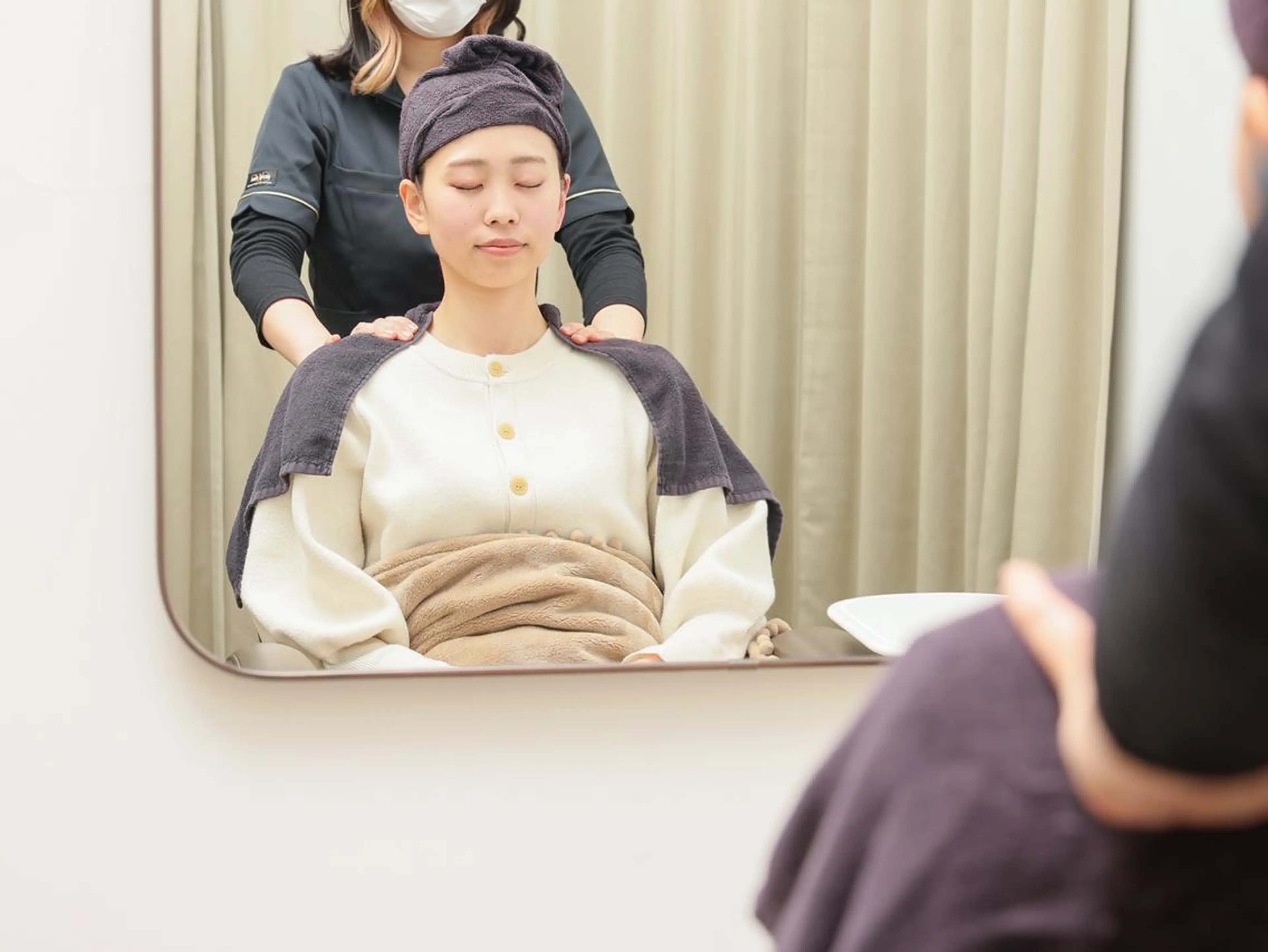 セミロング パーマ ヘッドスパニスト manaのエステ・リラクイメージ