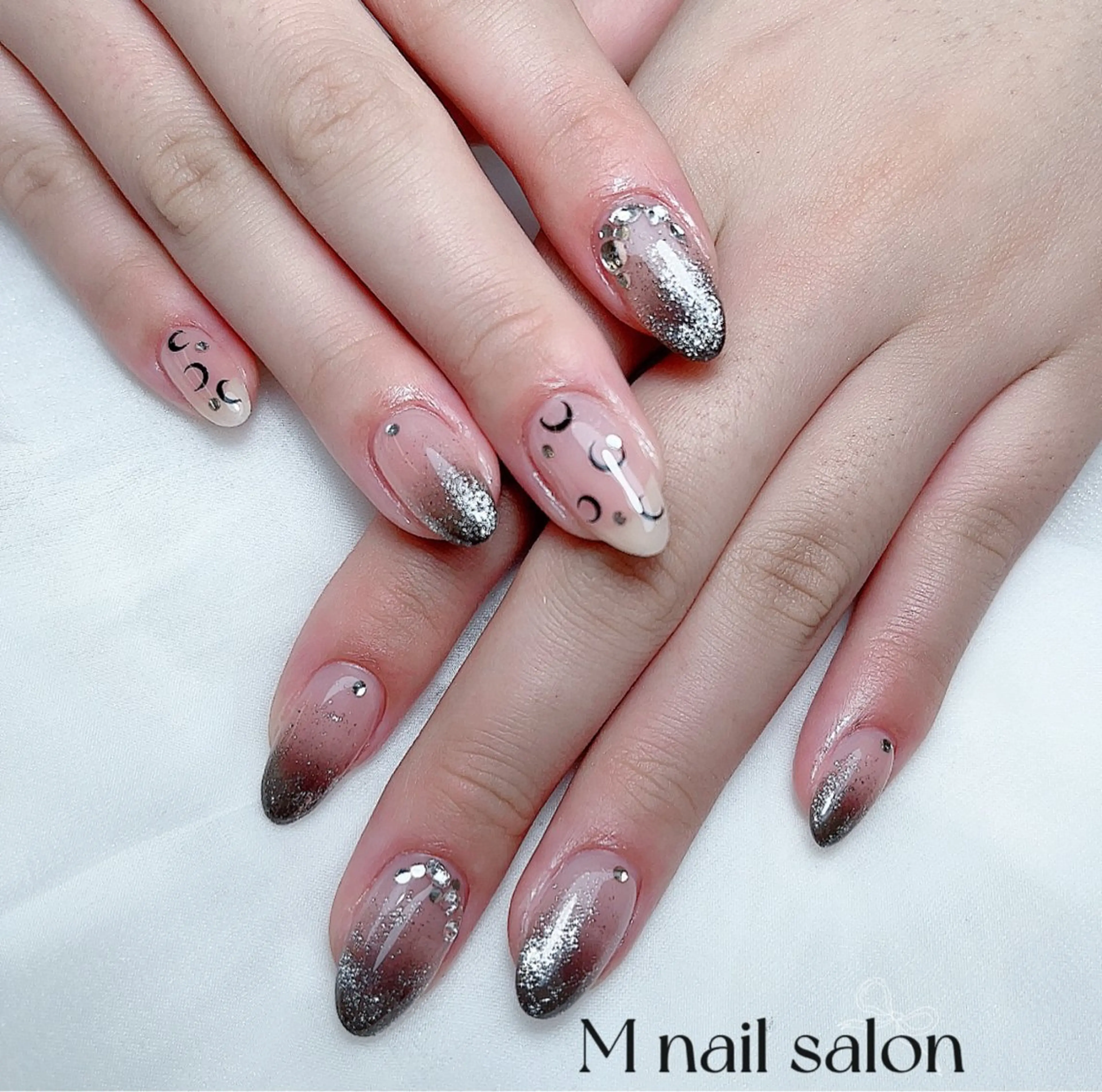 ネイル M🌷nail 長さだし専門店のネイルデザイン
