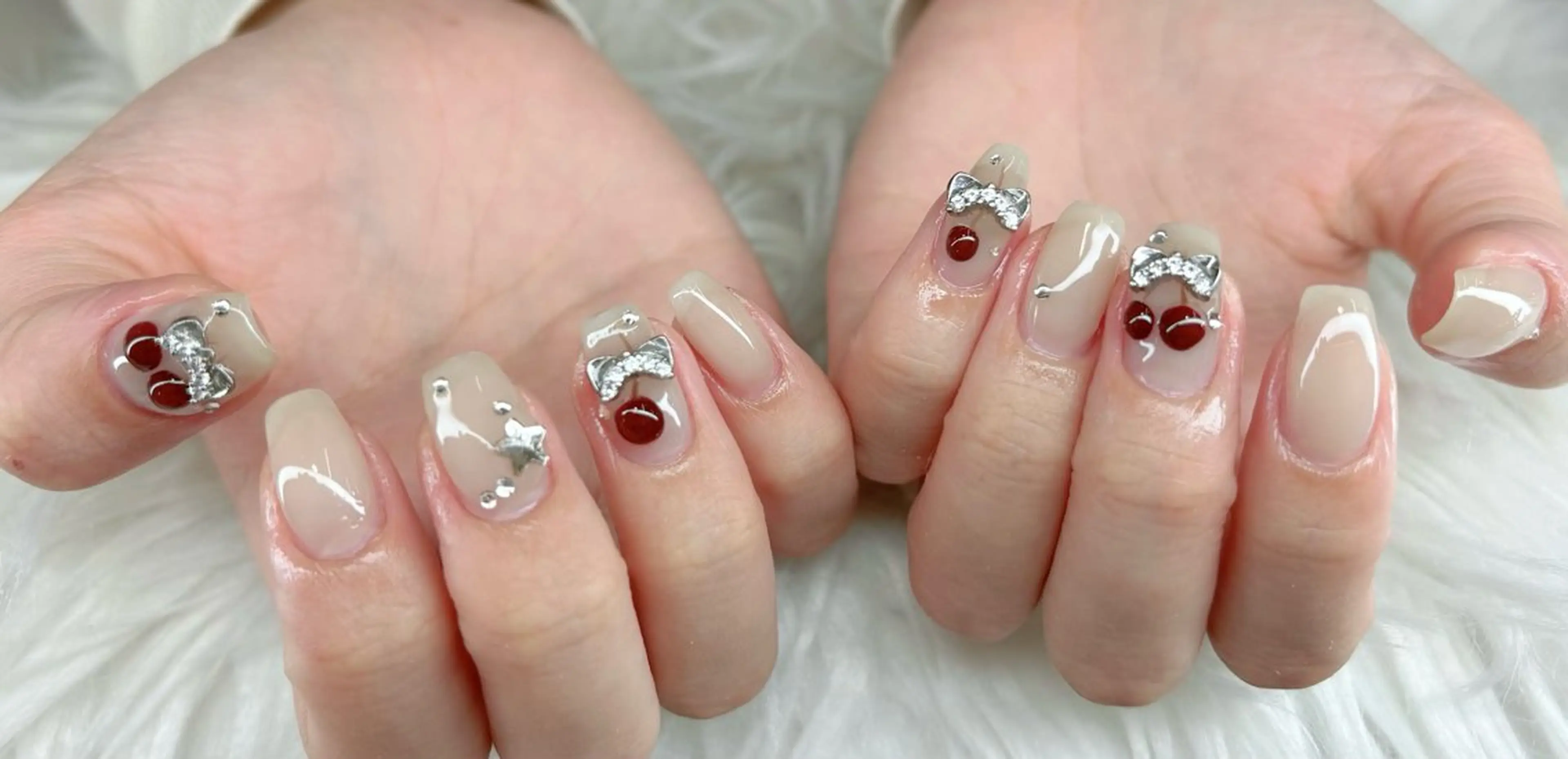 ネイル オーロラネイル ブルー チークネイル フットネイル フレンチネイル NAILS168 大家店のネイルデザイン