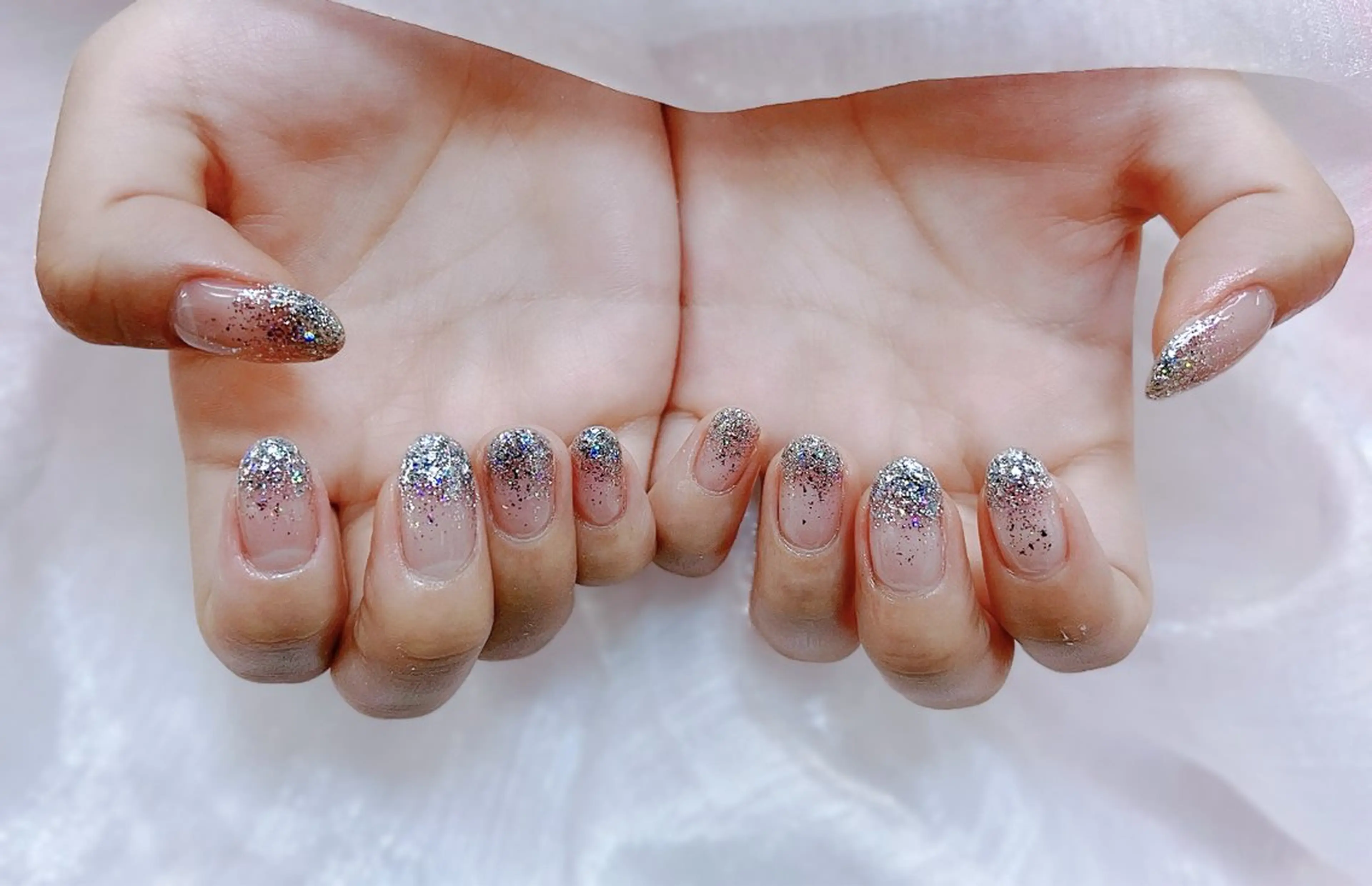 ネイル グラデーション ラメ(グリッター) ラメグラデーション 佐藤 依娜のネイルデザイン
