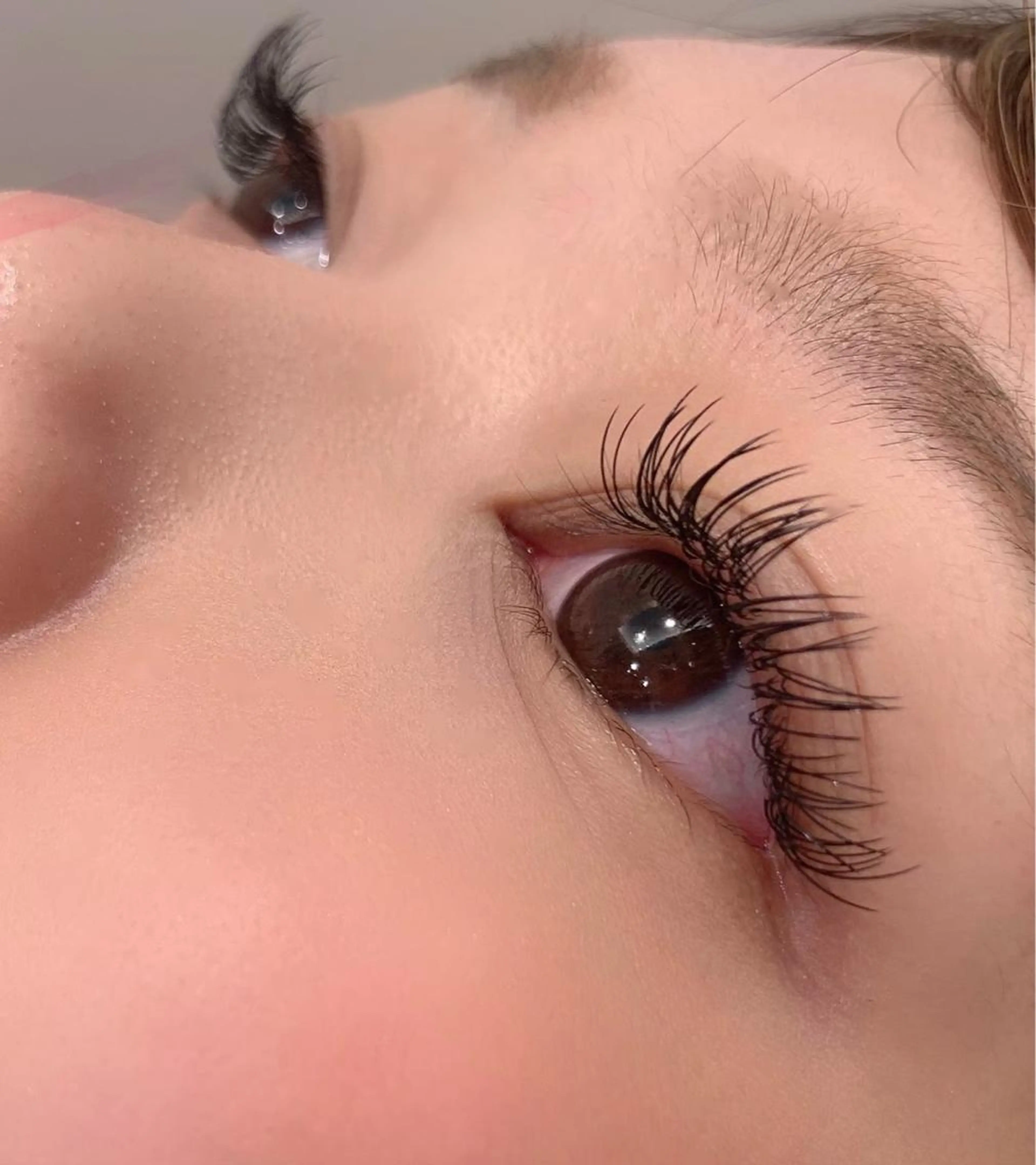 ふわふわフラットラッシュ上120本までつけ放題❣️❣️オフ.美容コーティング込みの写真