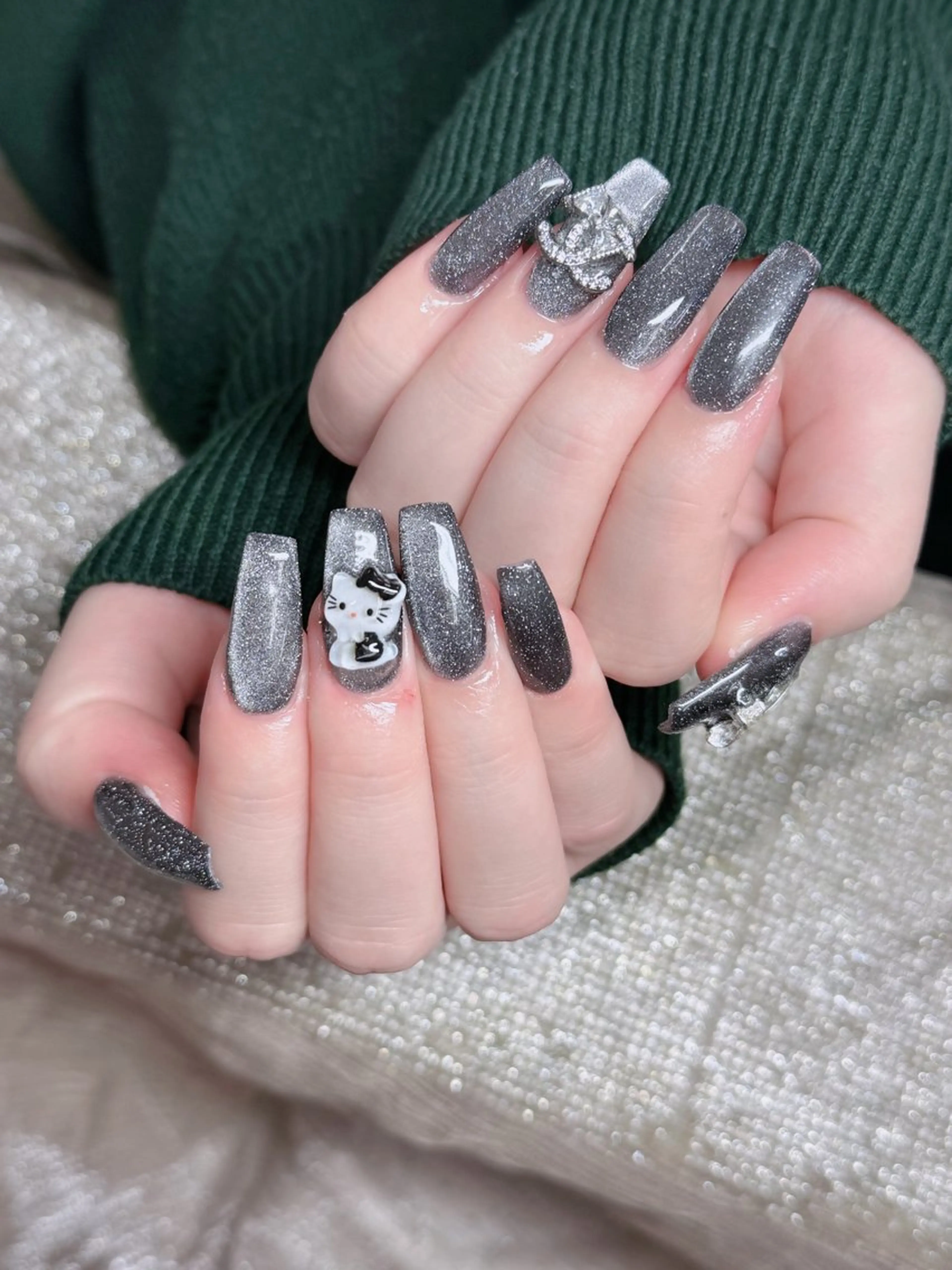 ネイル オーロラネイル フレンチネイル ジェルネイル ハロウィン キラキラネイル ハンドネイル H.baby Nail Salonのネイルデザイン