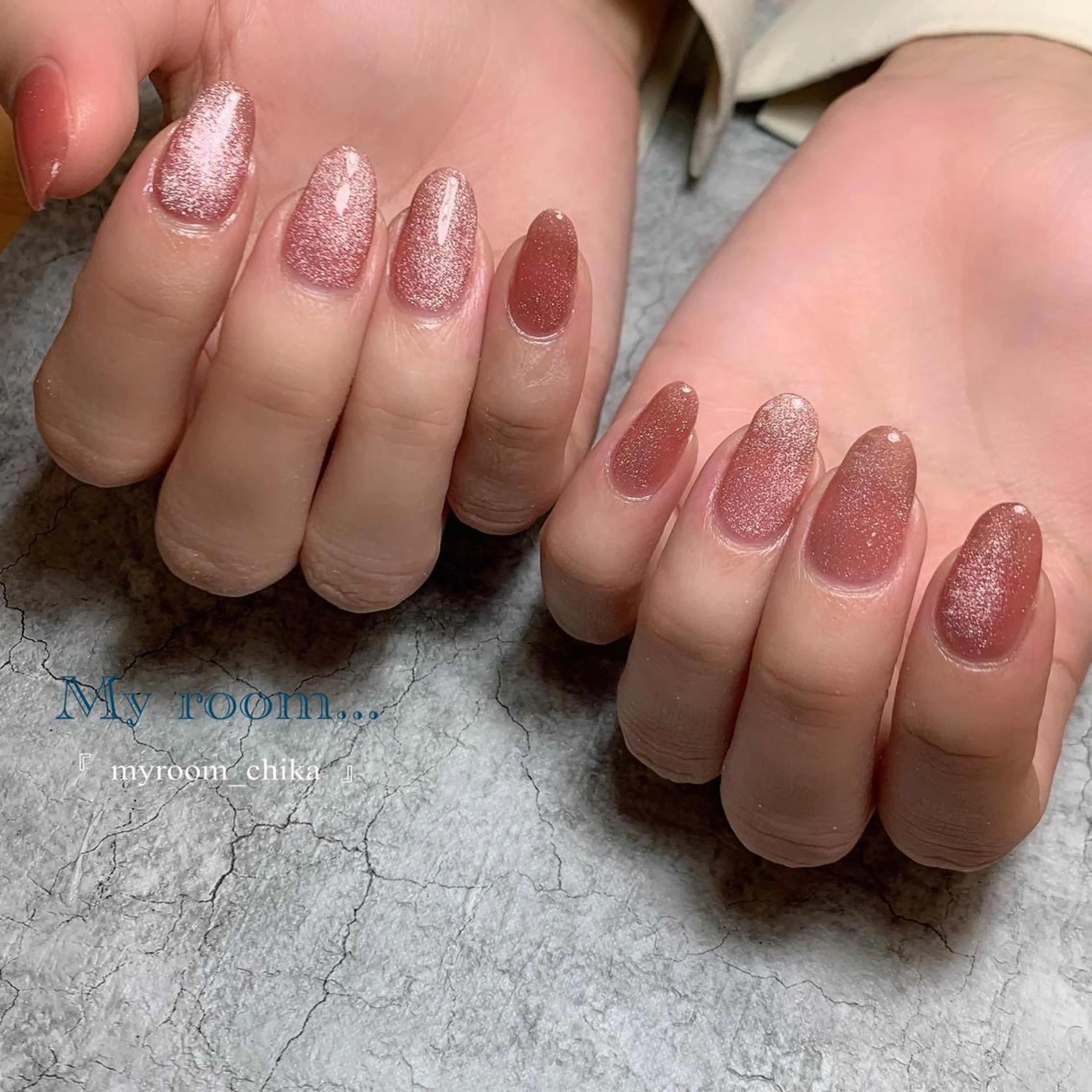 ネイル マグネットネイル オレンジ Amua.facial salon所属・Amua.ハーブ 新宿御苑駅前のエステ・リラクイメージ