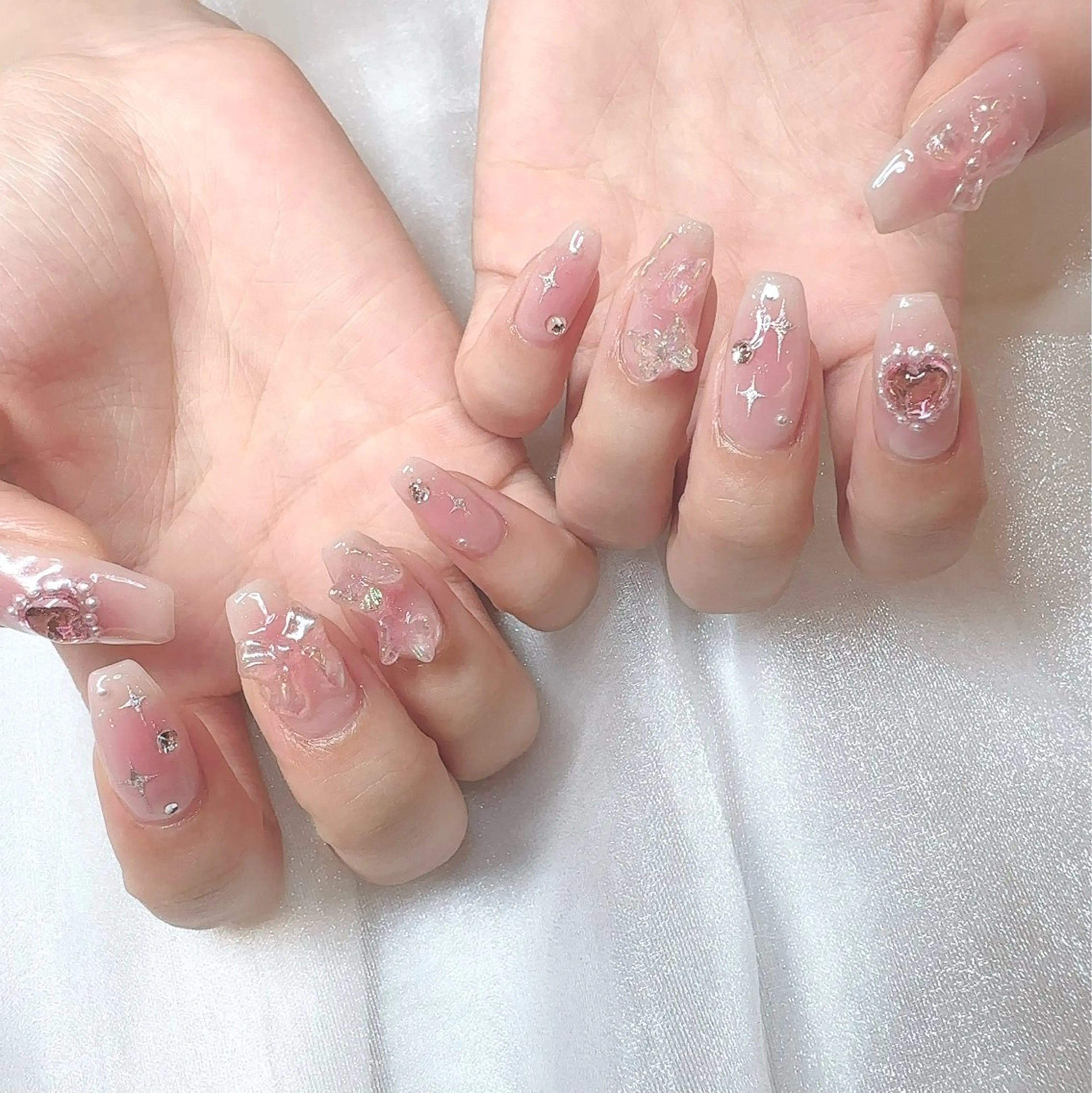 ネイル オーロラネイル チークネイル クリアネイル ハンドネイル LOVE NAIL 店長　MIKAのネイルデザイン