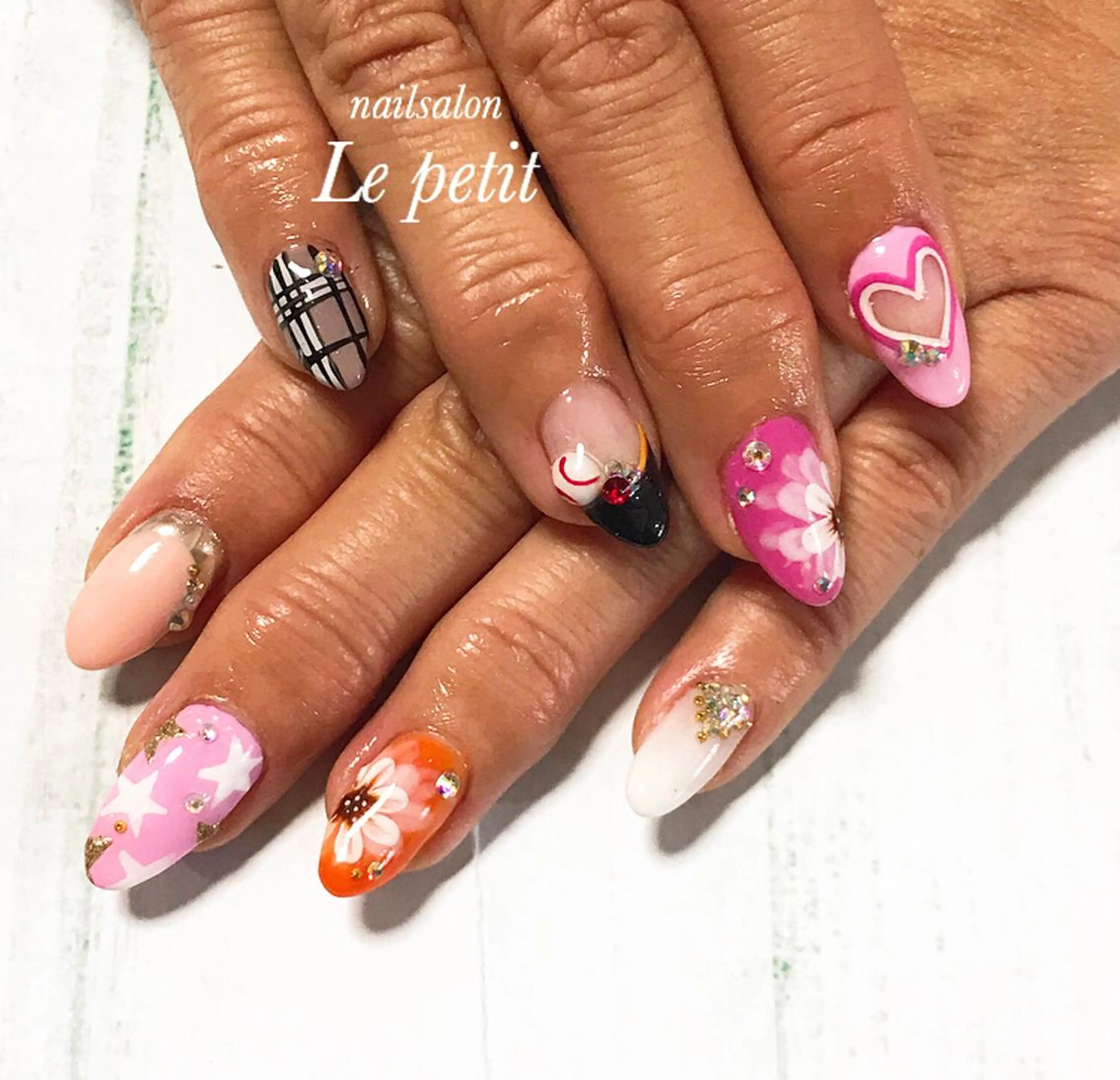 ネイル 石野 広佳のネイルデザイン