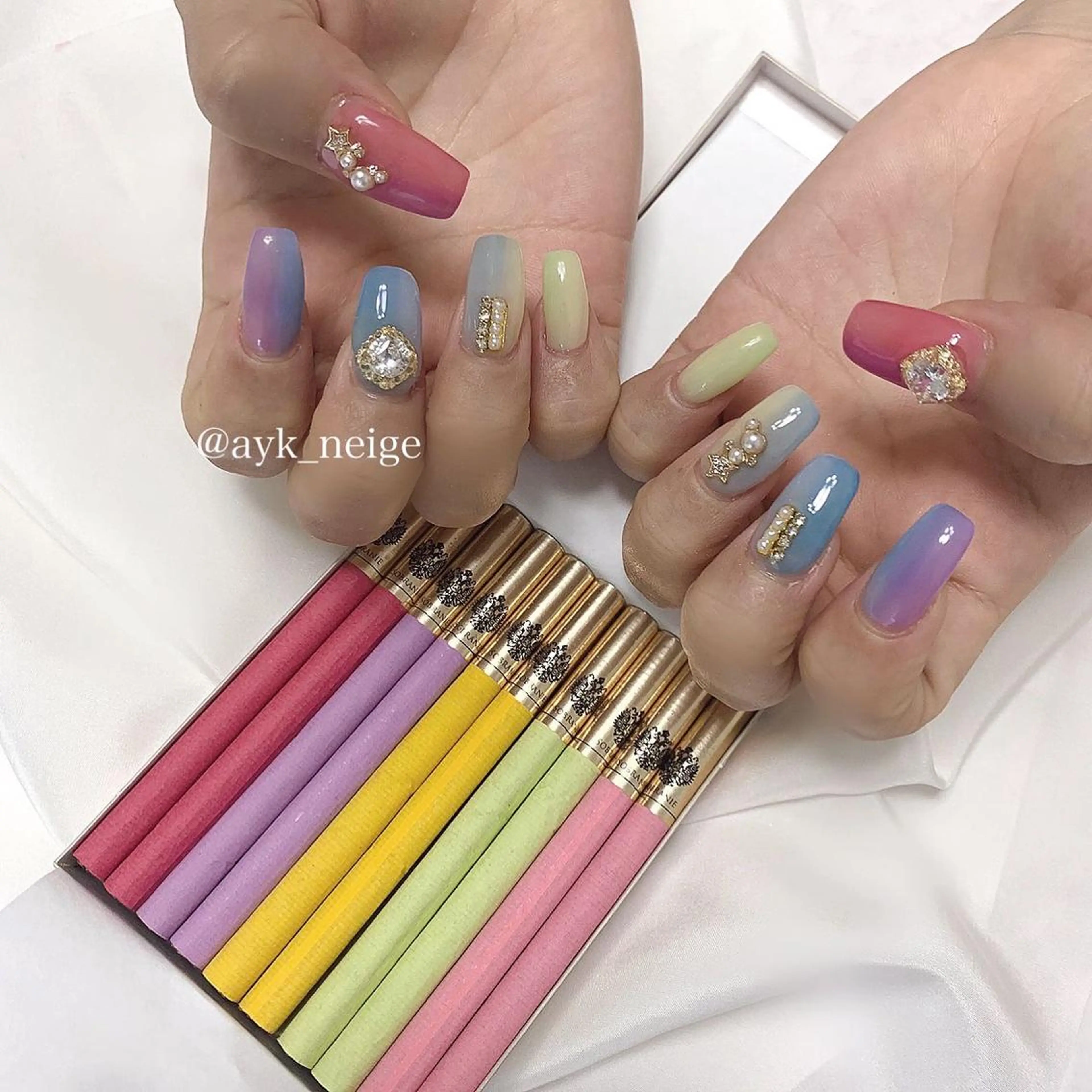 ネイル オーロラネイル フットネイル ハート キラキラネイル 韓国ネイル n'eige nail所属・大谷 綾香のネイルデザイン