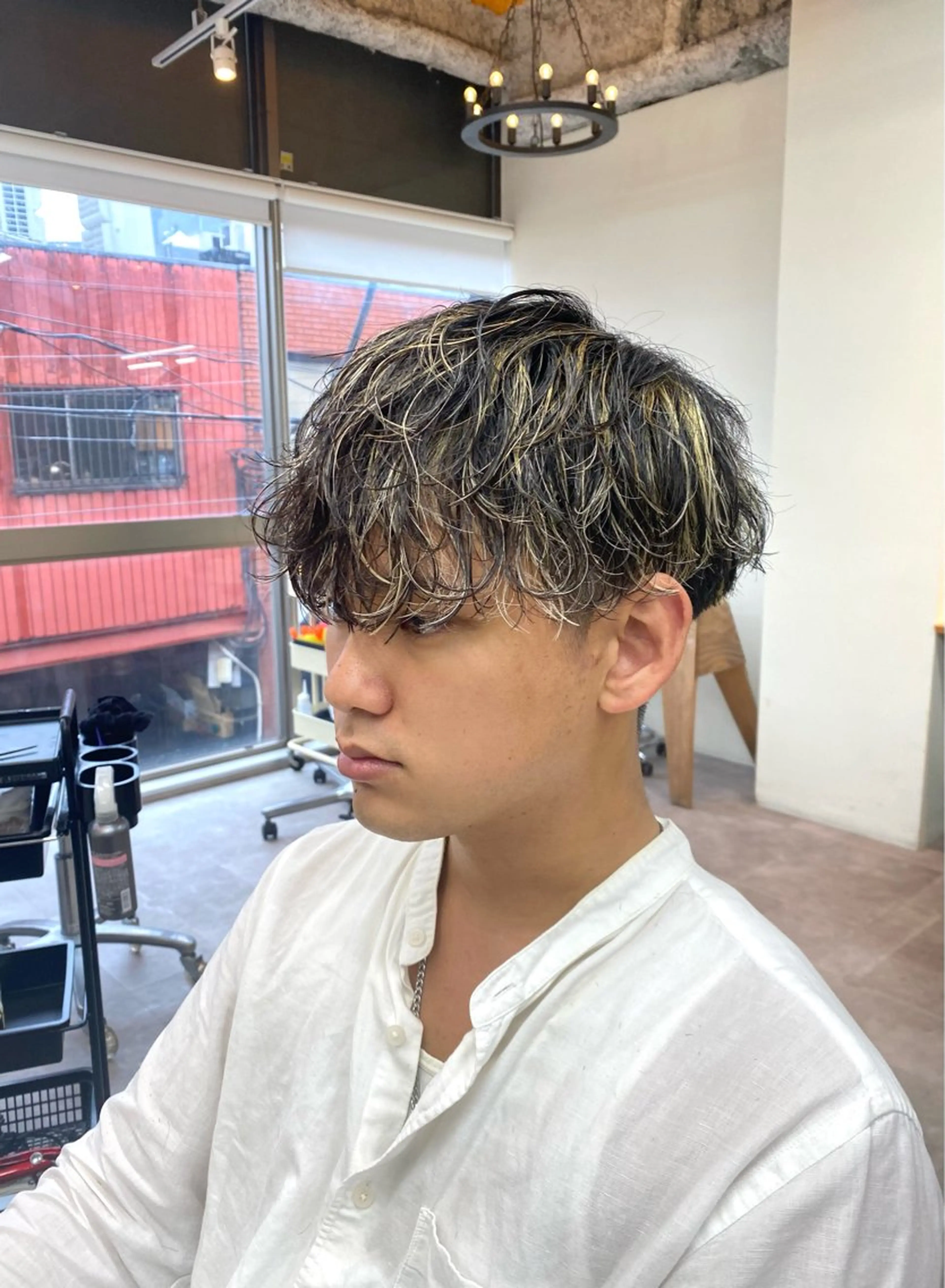 カラー パーマ メンズ メンズハイライト メンズパーマ ハイライトカラー ニュアンスパーマ カット ヘアカラー パーマ トリートメント シャドウパーマ/ 波巻パーマYu-Kiのヘアスタイル