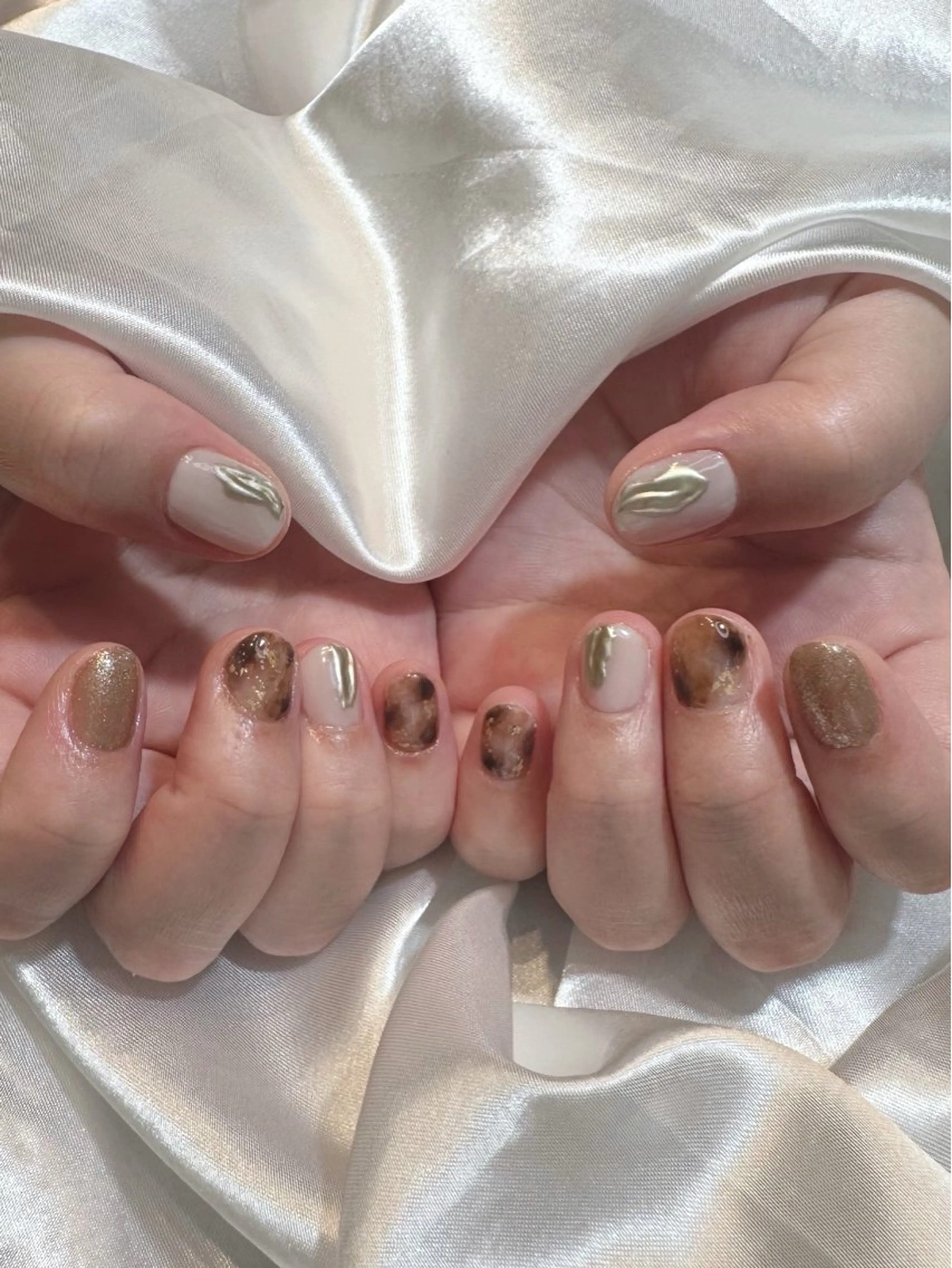 ネイル フラッシュネイル マグネットネイル ニュアンスネイル シンプルネイル ワンホンネイル at Nailのネイルデザイン