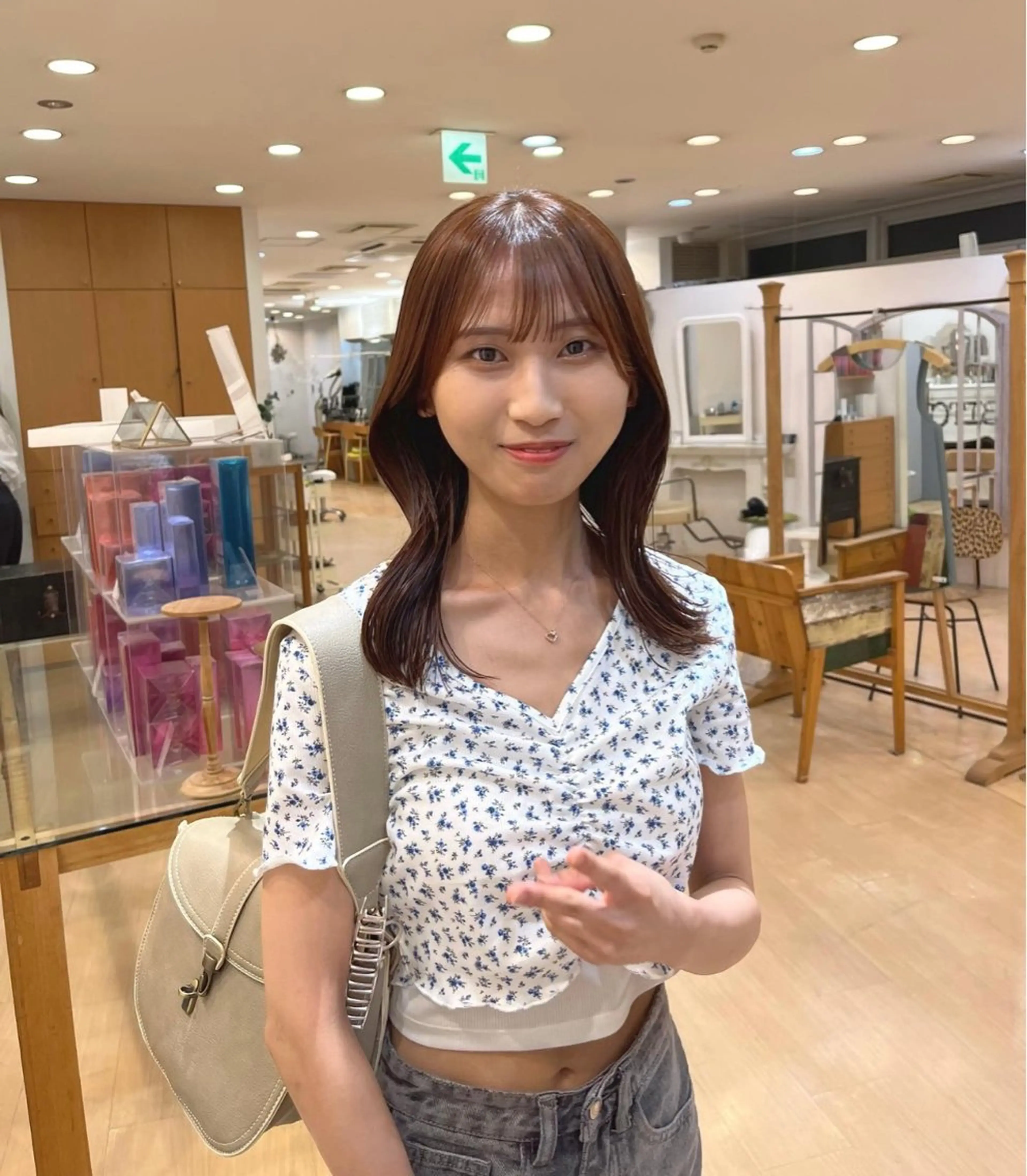 ミディアム カラー ブラウンカラー オレンジ オレンジブラウン 顔周りカット 似合わせカット ヘアカラー トリートメント LUNA🌙韓国ヘア 🌙レイヤーカットのヘアスタイル