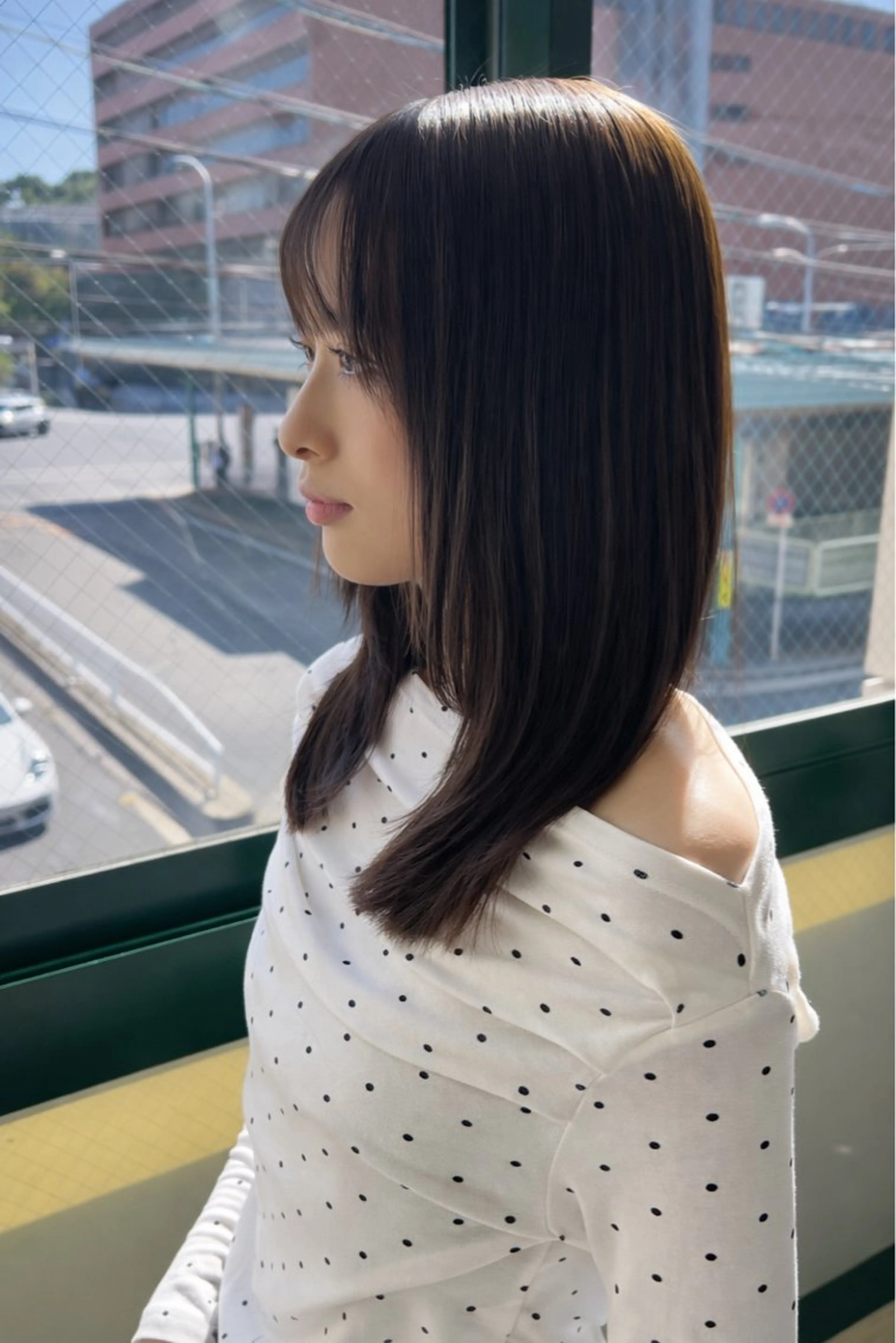 ミディアム レイヤーカット/ 艶カラー/YUKAのヘアスタイル