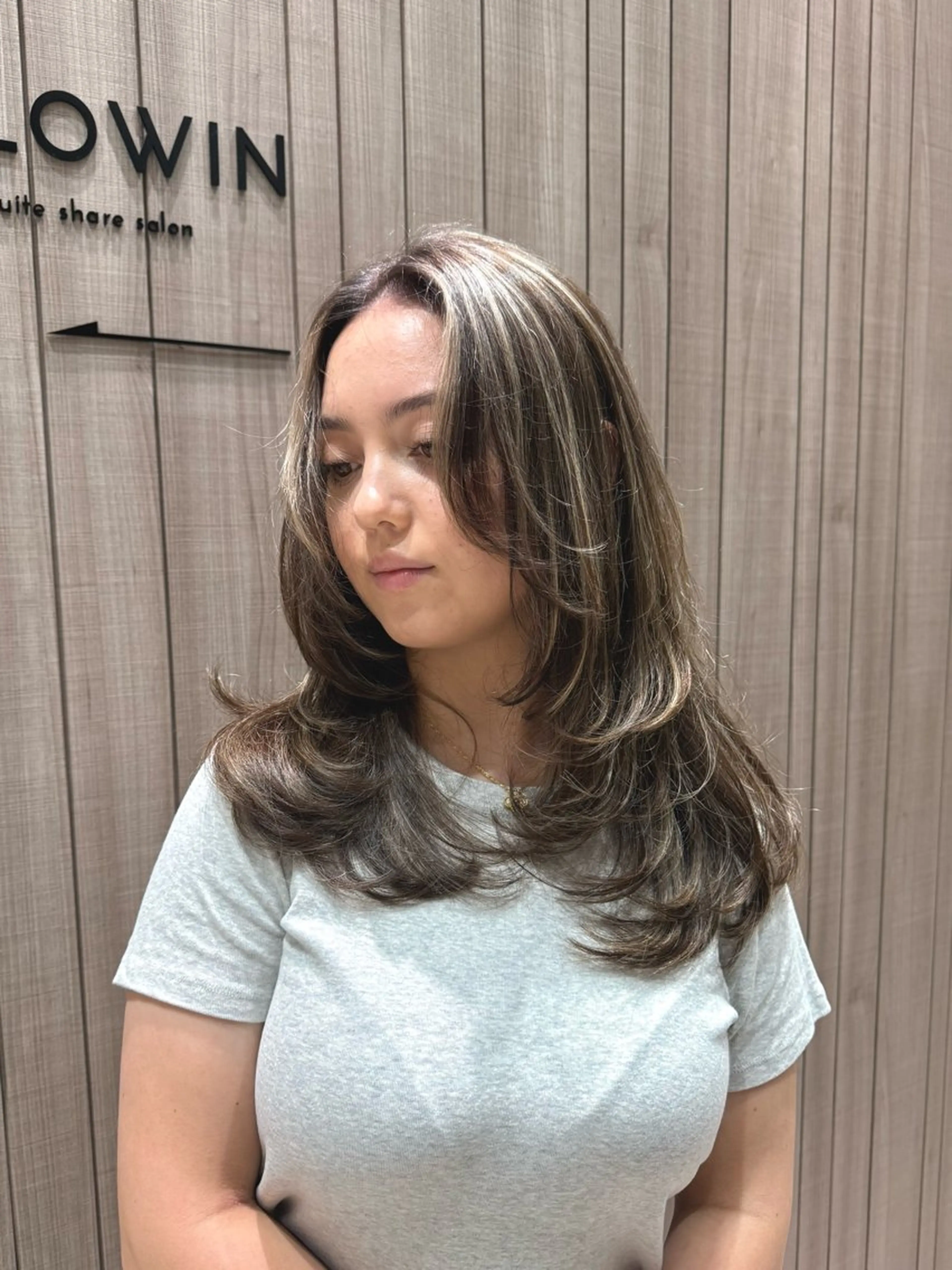 ロング カラー ヘアアレンジ ハイライトカラー ハイライト レイヤーカット カット ヘアカラー SALOWIN京都河原町Suite店所属・外国人風レイヤー/ ハイトーンSHUのヘアスタイル