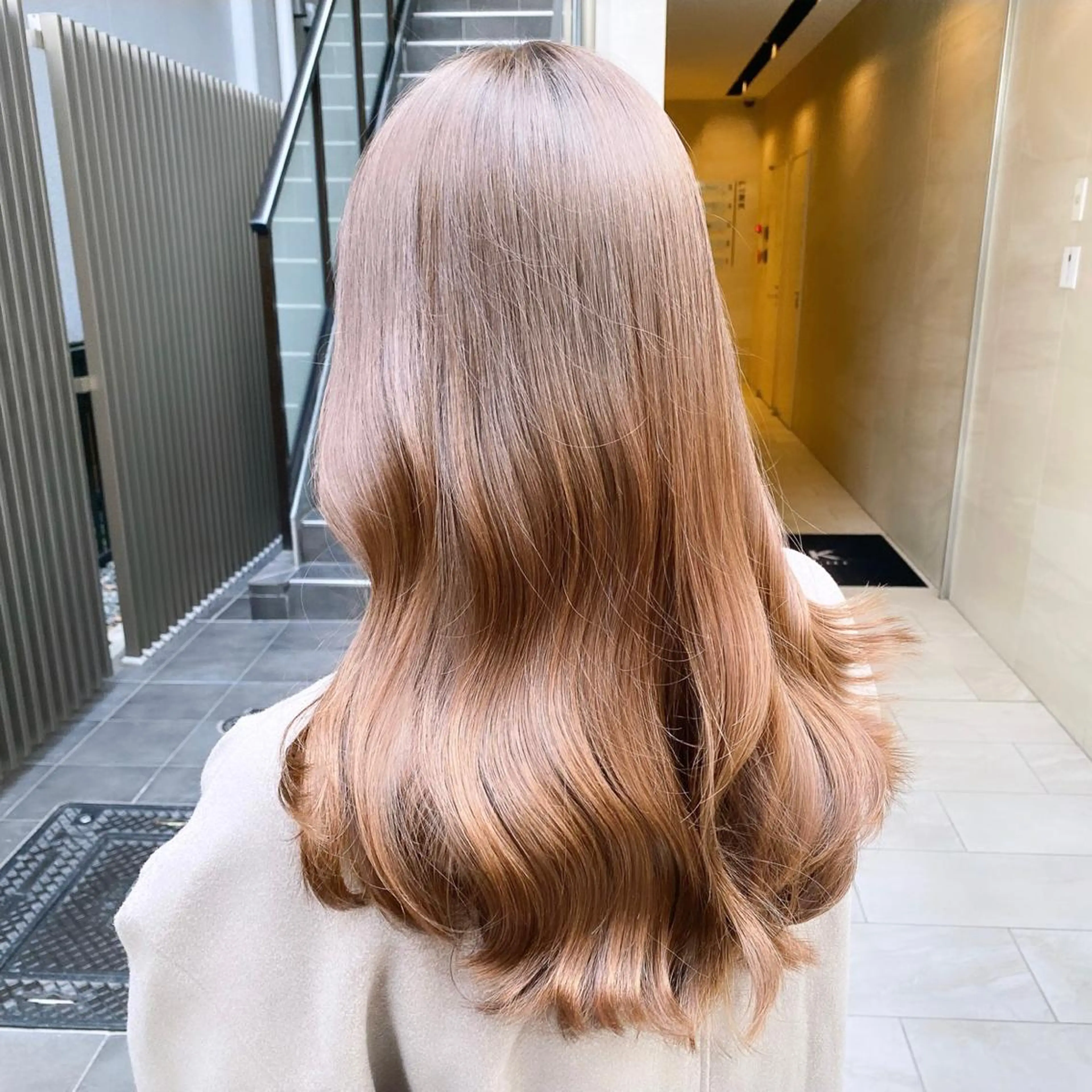 セミロング カラー ベージュカラー ブリーチ 透明感カラー ブリーチなしカラー ✨ハッシュカット✨ ユウキ✨のヘアスタイル