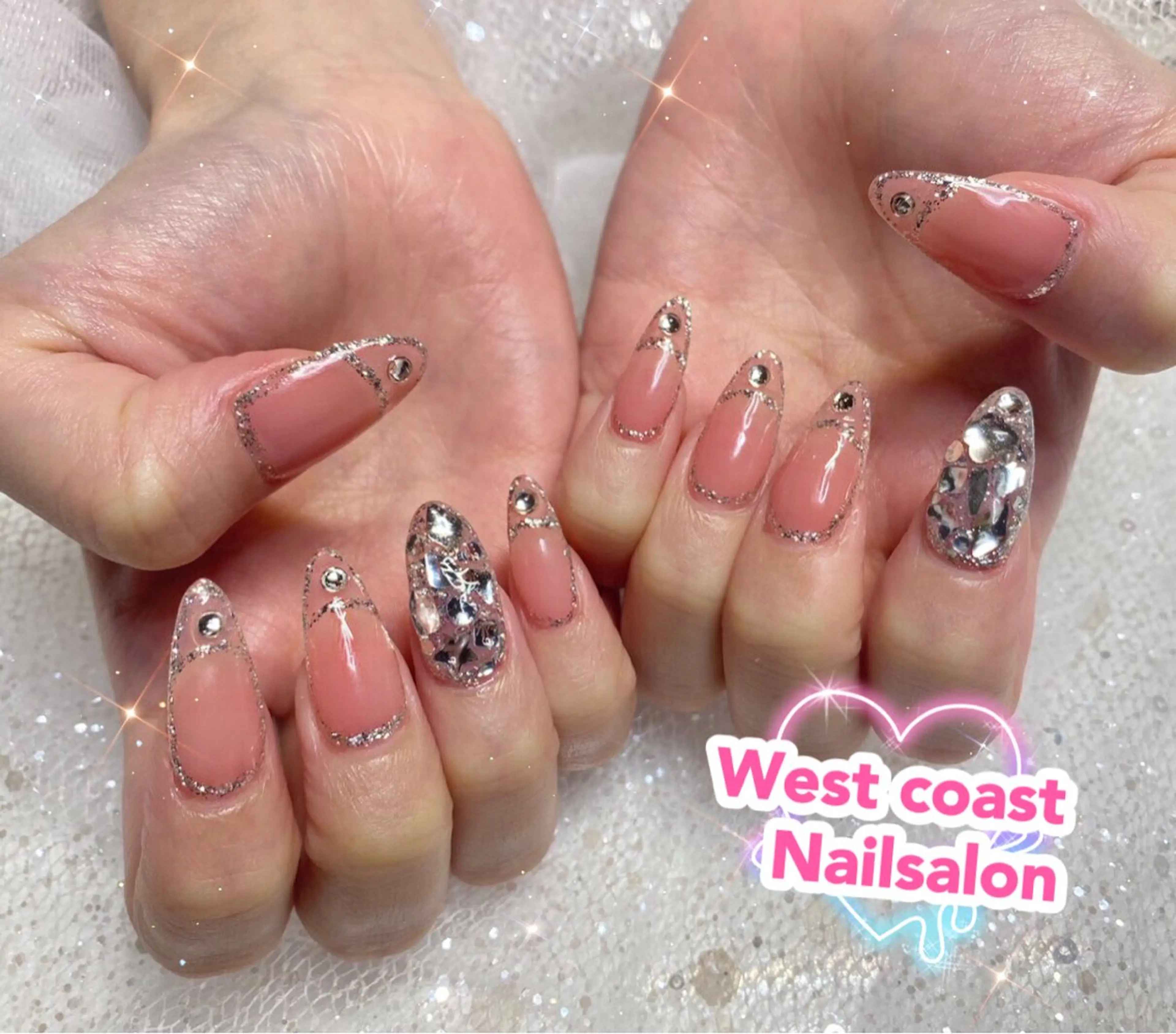 ネイル チークネイル キラキラネイル 韓国ネイル ラメ(グリッター) マグネットネイル リボン、ガーリー パーツ放題専門店のネイルデザイン