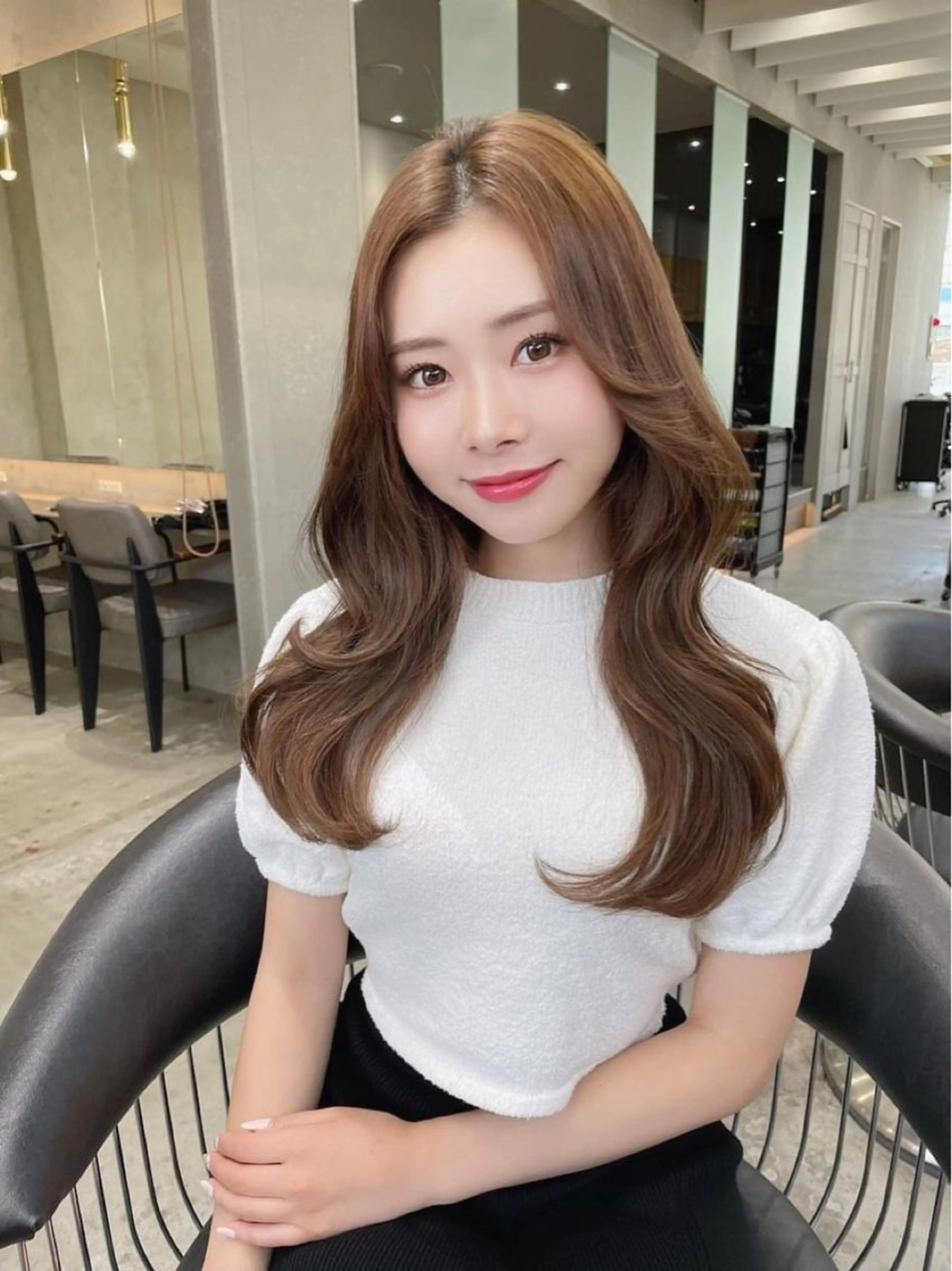 セミロング カット ヘアカラー トリートメント 山本翔一郎 韓国顔周りレイヤーのヘアスタイル