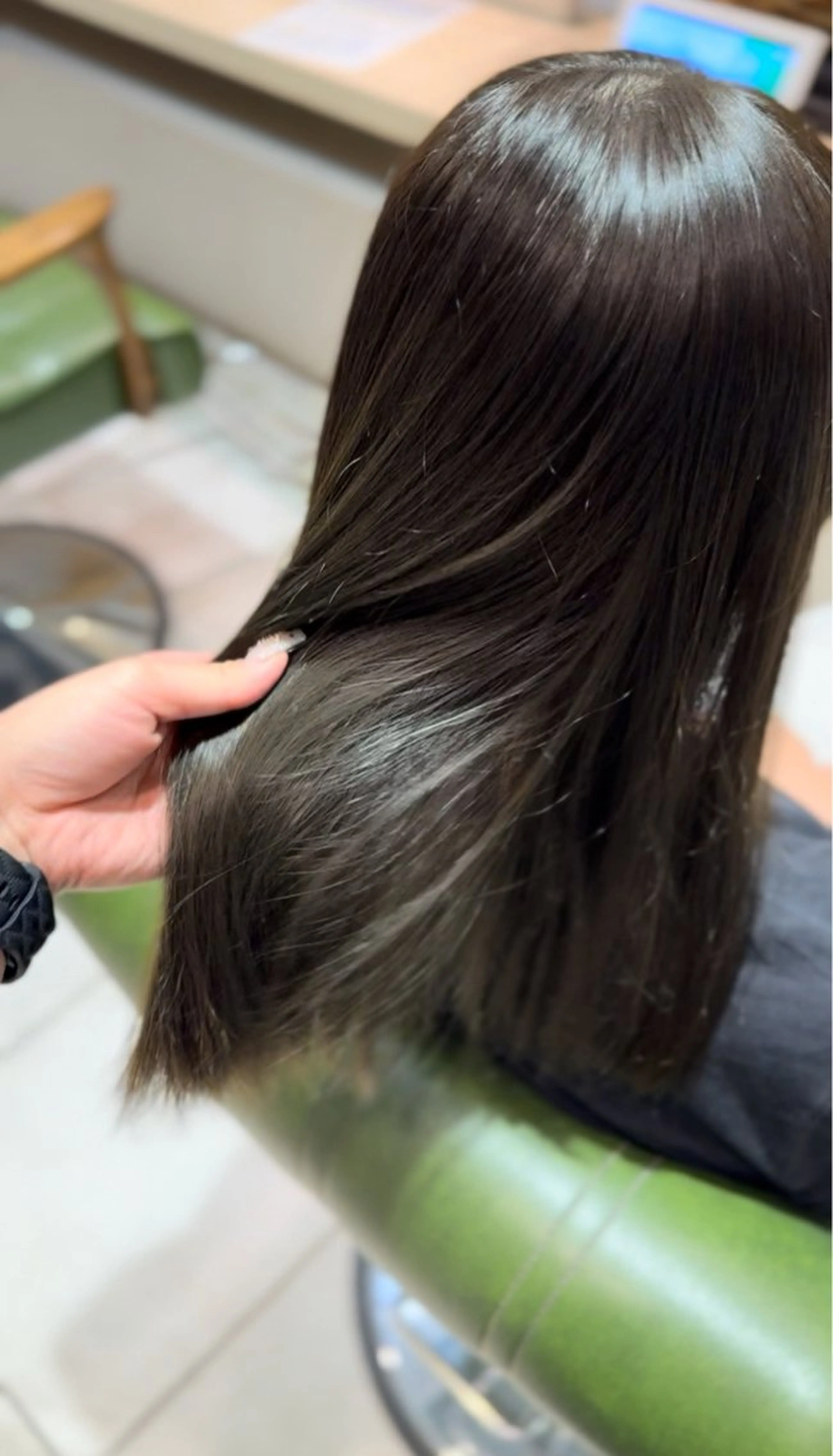 ロング アッシュ keina / EARTH志木のヘアスタイル