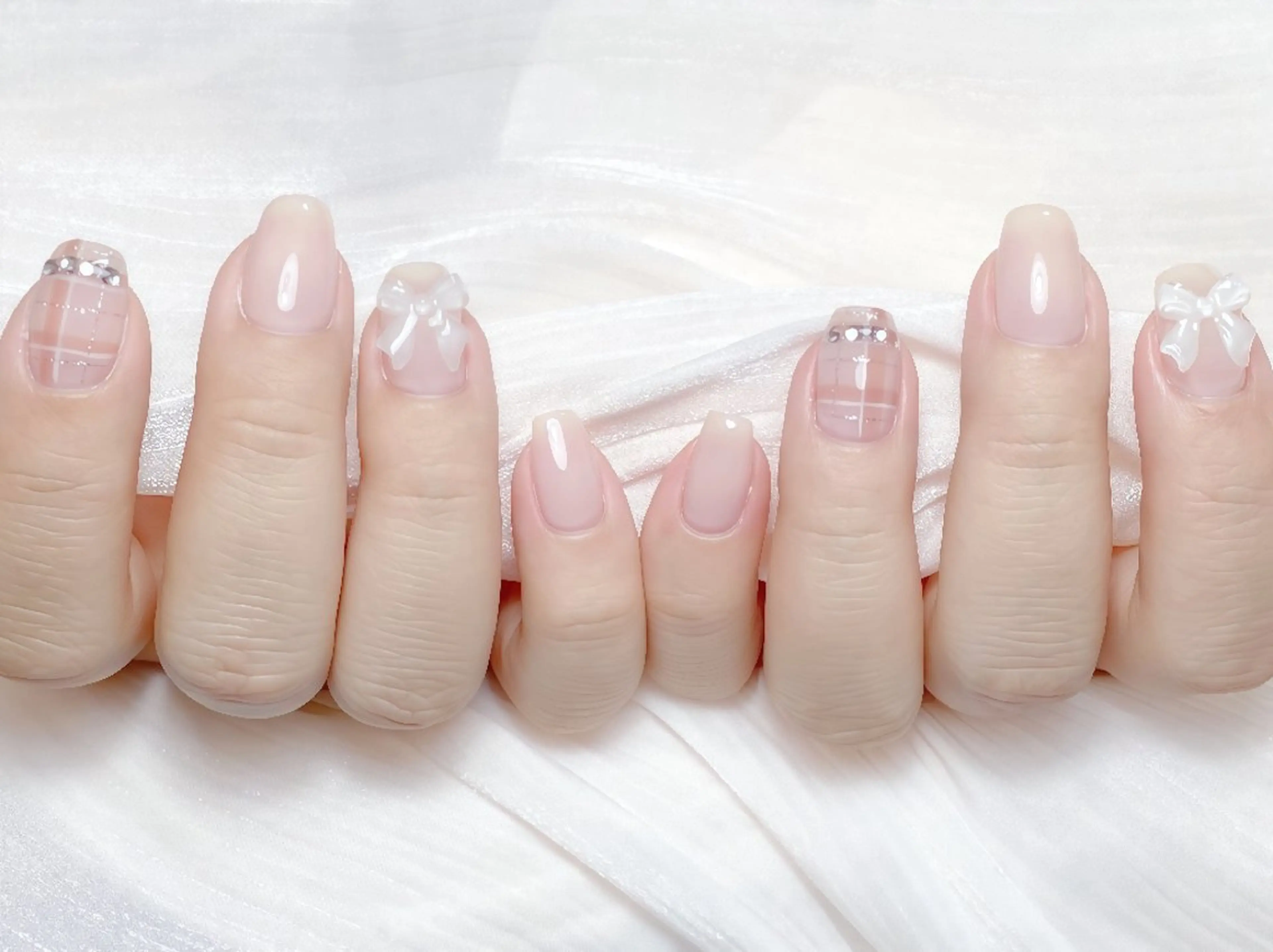 ネイル 長さ出し フレンチネイル グラデーション マグネットネイル マグネットフレンチ リ サのネイルデザイン