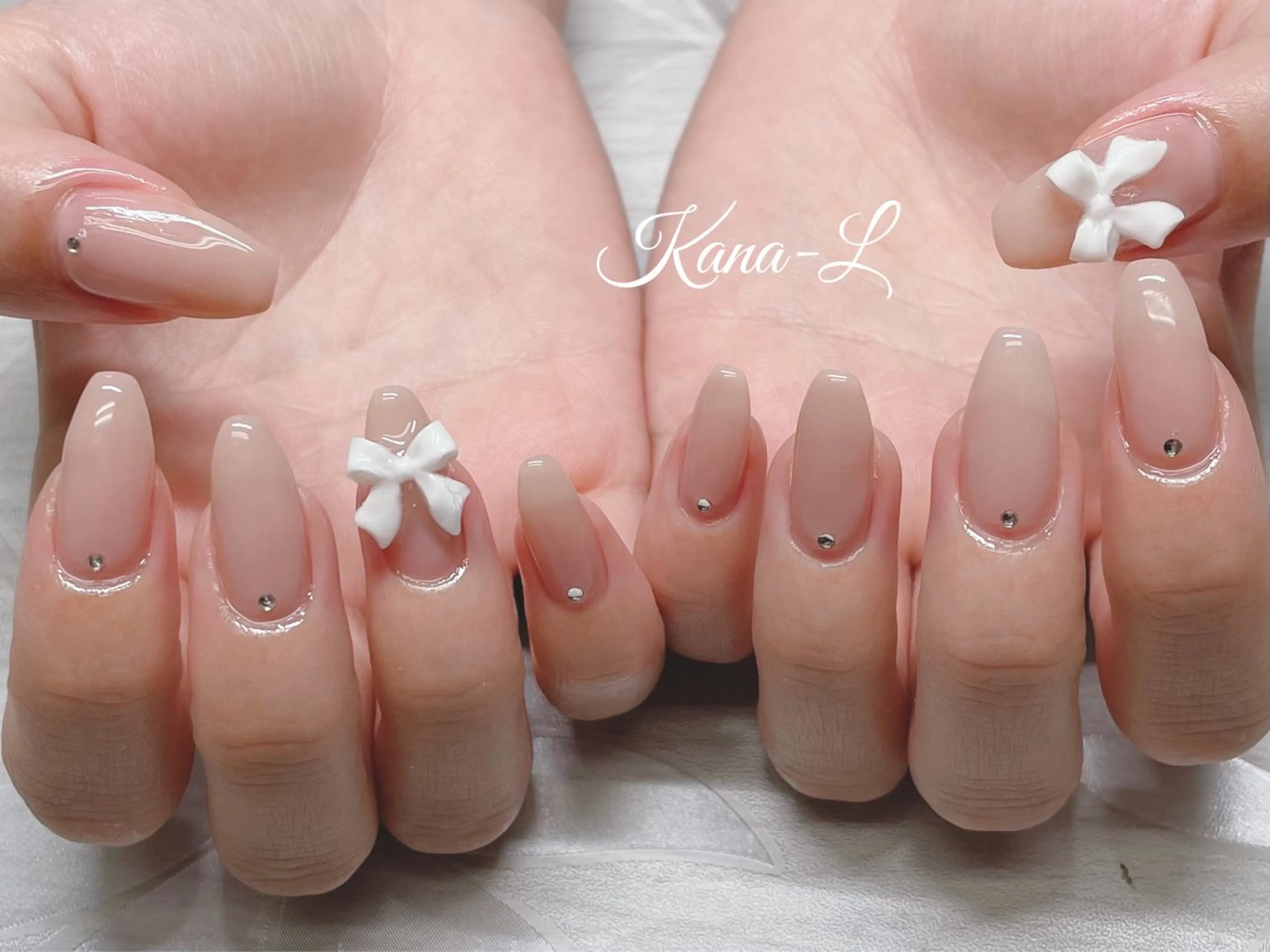 ネイル ジェルネイル パラジェル リボン 芦辺 香奈のネイルデザイン
