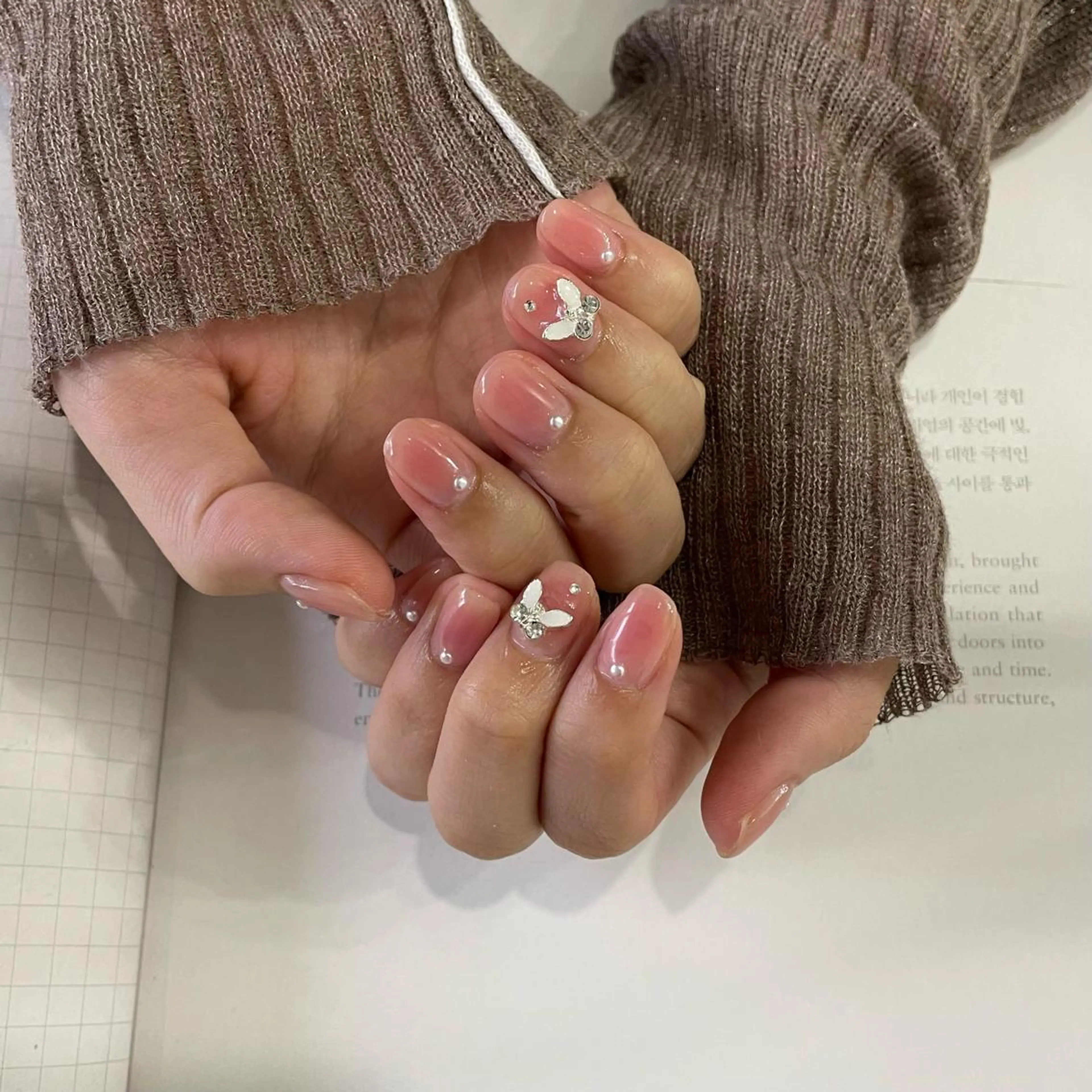 ネイル ハンドネイル ネイルズシャトン🪡 ネイリスト齊藤のネイルデザイン