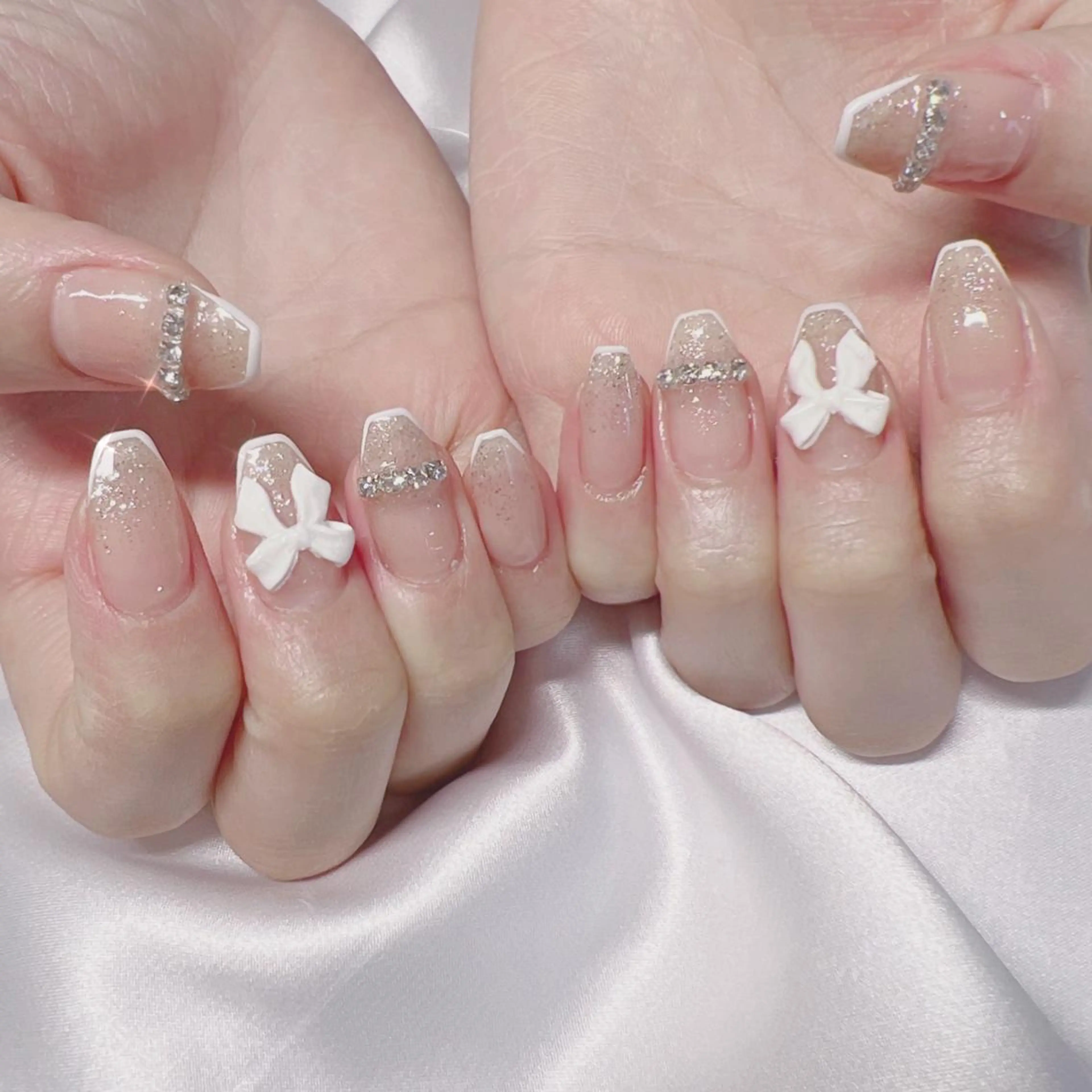 ネイル オーロラネイル フットネイル フレンチネイル ジェルネイル 韓国ネイル ハンドネイル ハンドケア 【ENサロン】 Rei🎀Nailのネイルデザイン