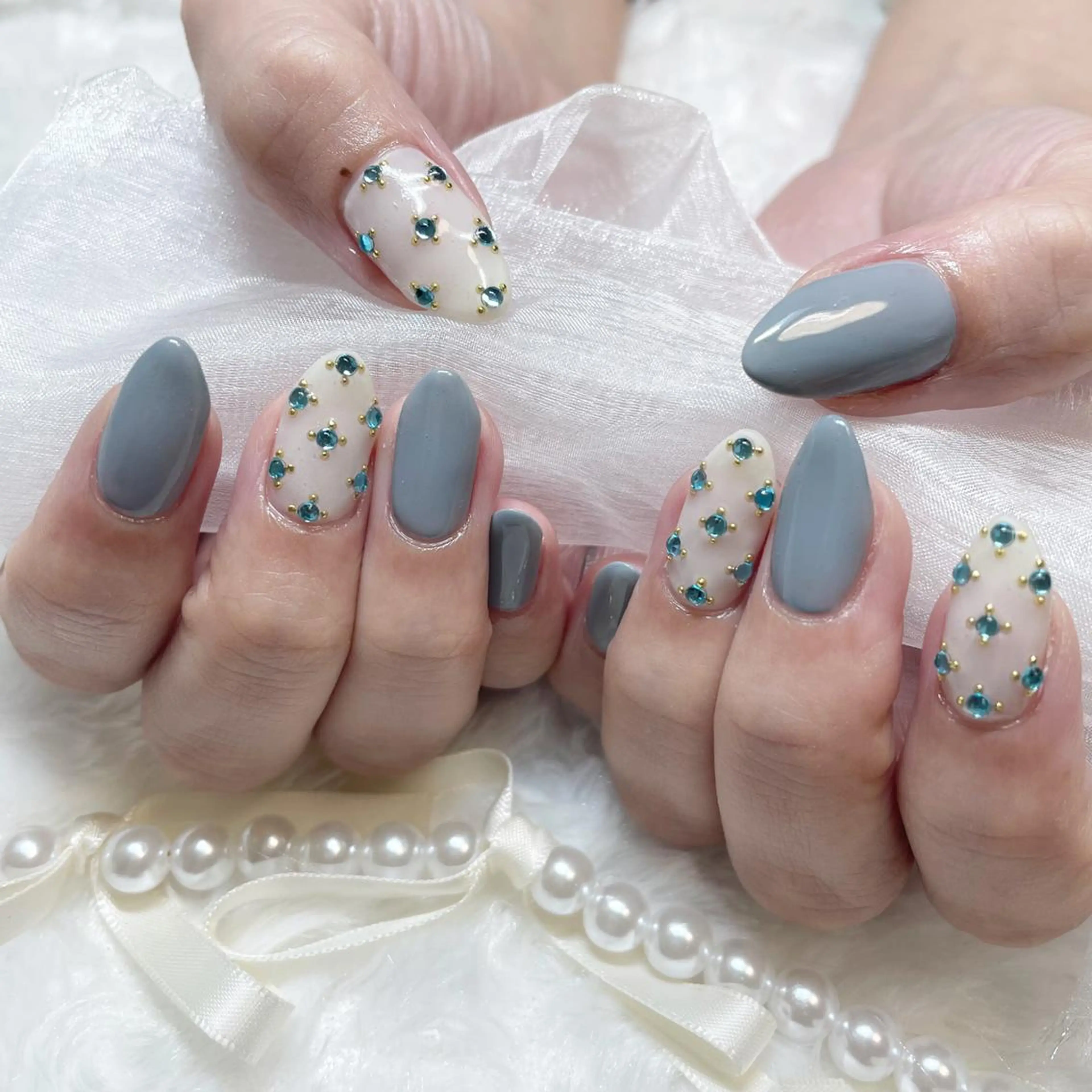 ネイル ジェルネイル キラキラネイル 韓国ネイル 持ち込み ワンカラーネイル ハンドネイル fiore nail 🦋のネイルデザイン