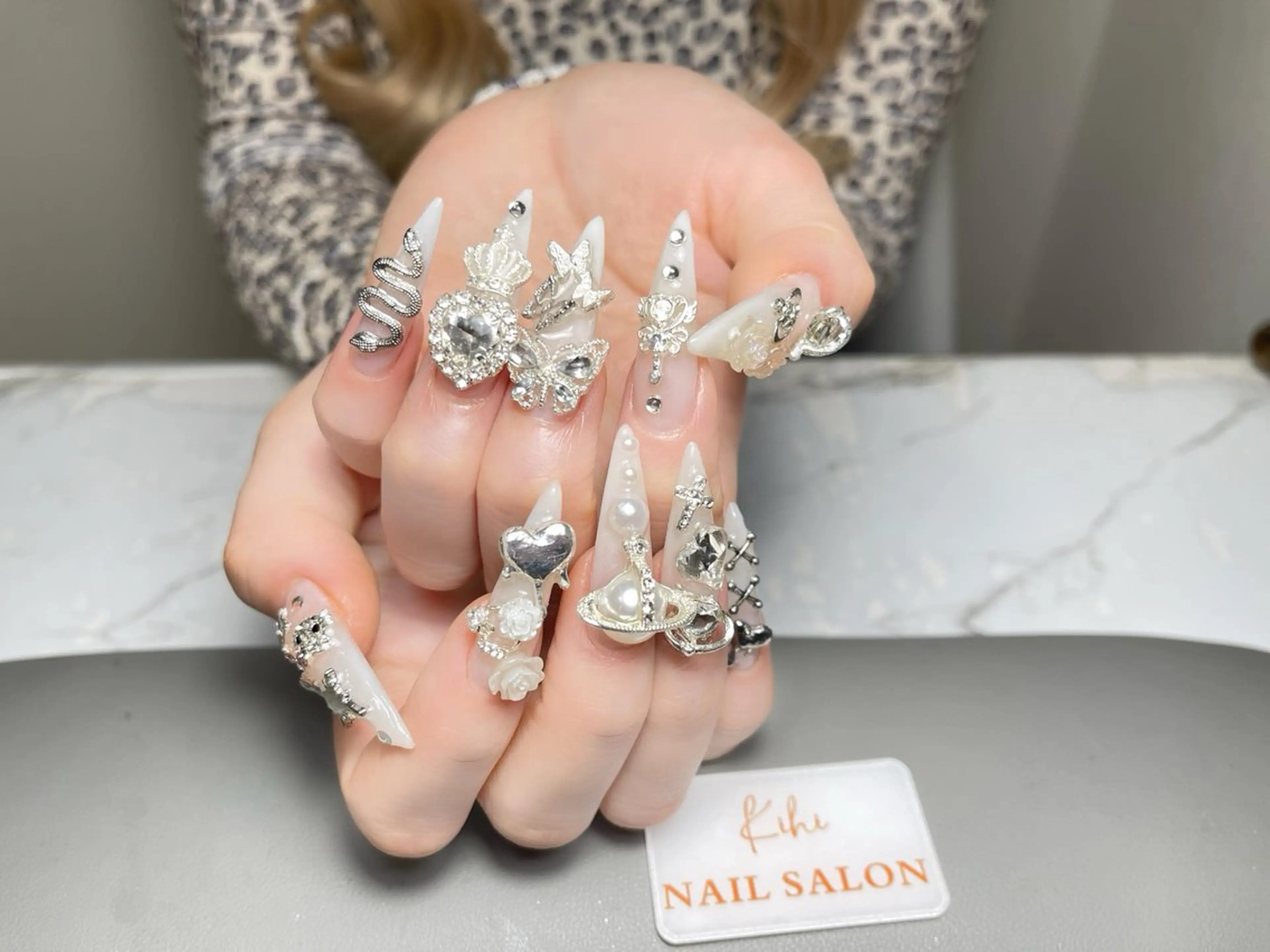 ネイル アートネイル フレンチネイル ジェルネイル グラデーション 韓国ネイル ハンドネイル 💕鈴木ユリ パラジェル/オフ無料のネイルデザイン