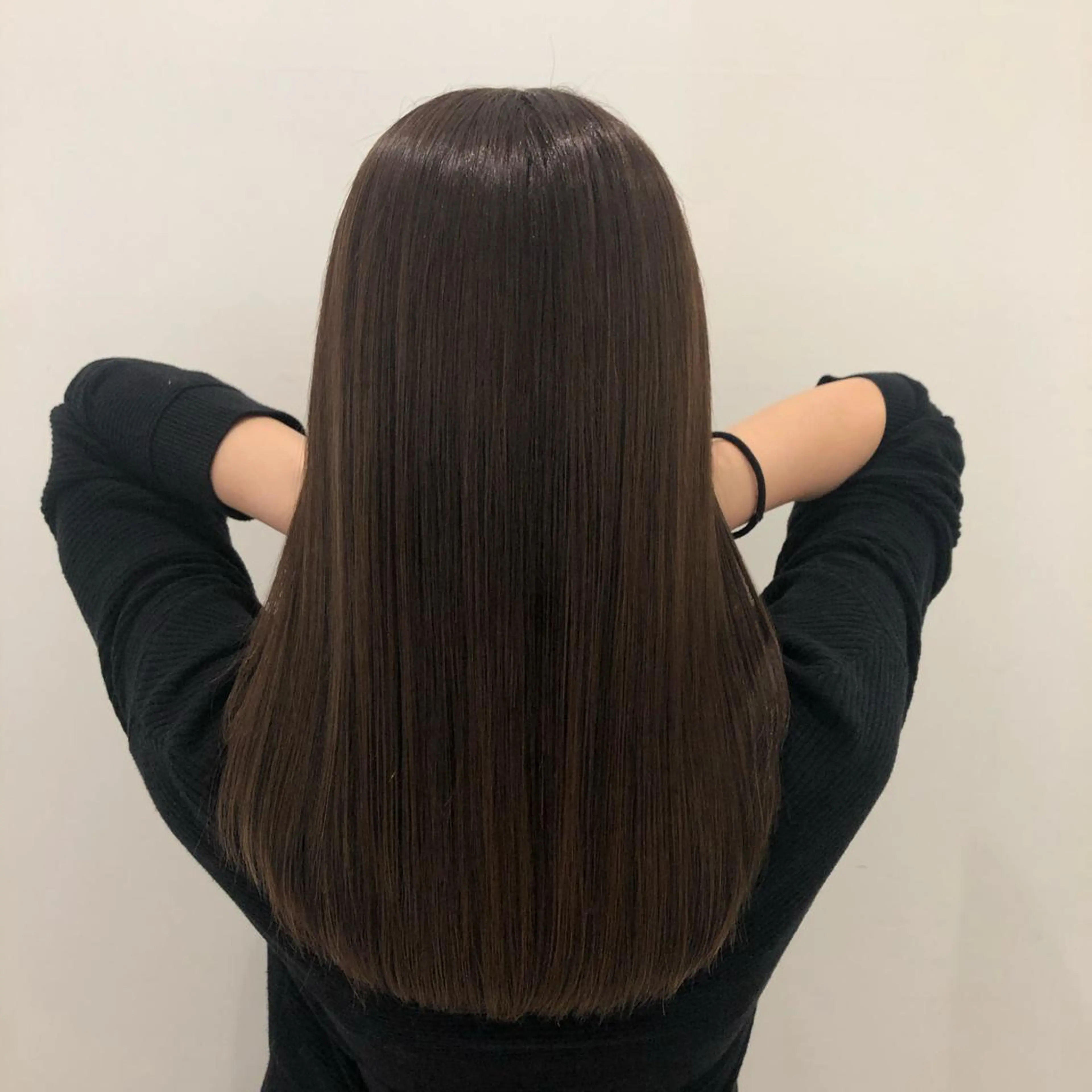 セミロング 銀座／レイヤーカット 🤍内野すみれのヘアスタイル