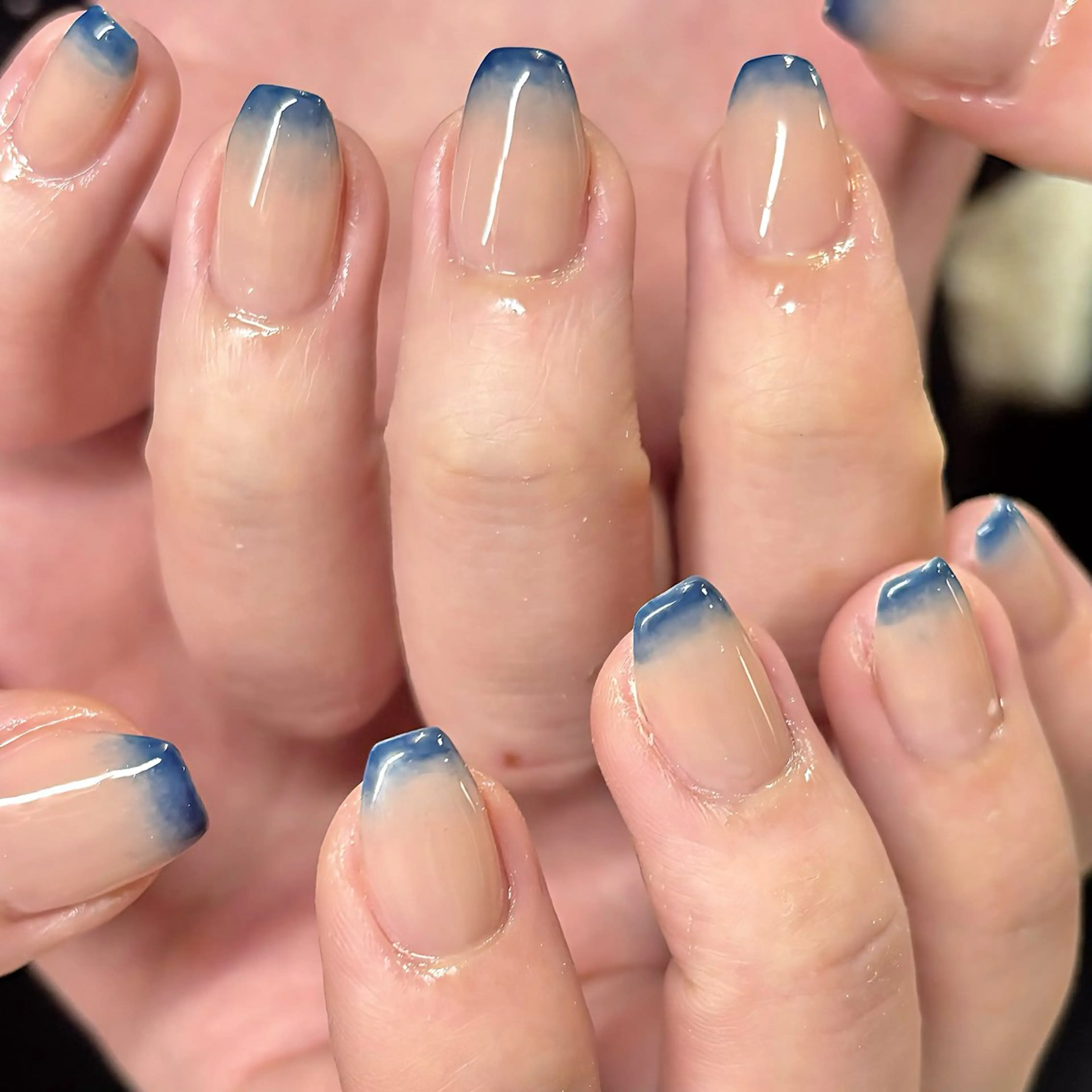 ネイル グラデーション ハート ホログラムネイル ニュアンスネイル 春ネイル ハンドネイル 🫧OPELIA NAIL渋谷🫧のネイルデザイン