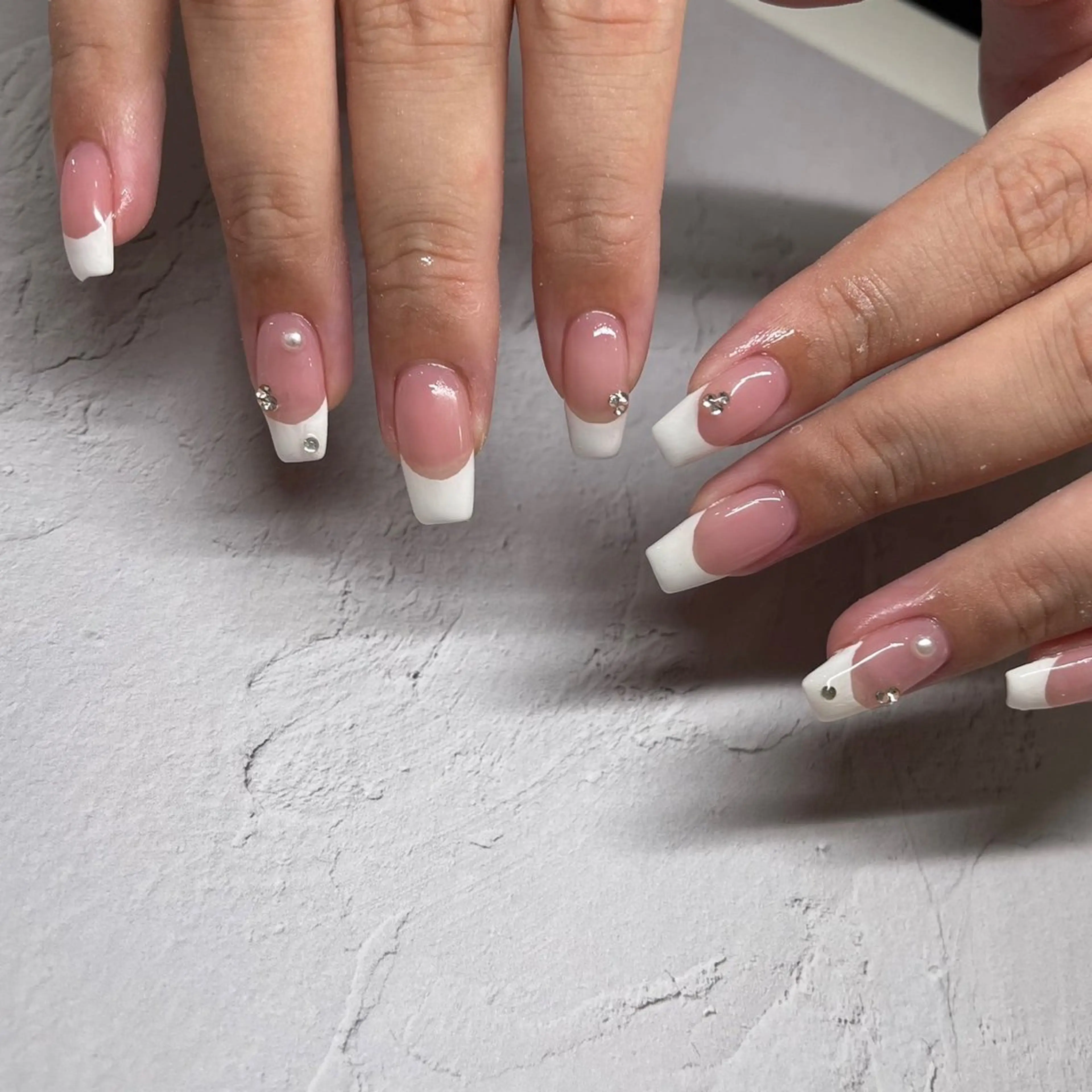 ネイル フレンチネイル momo 京橋のネイルデザイン