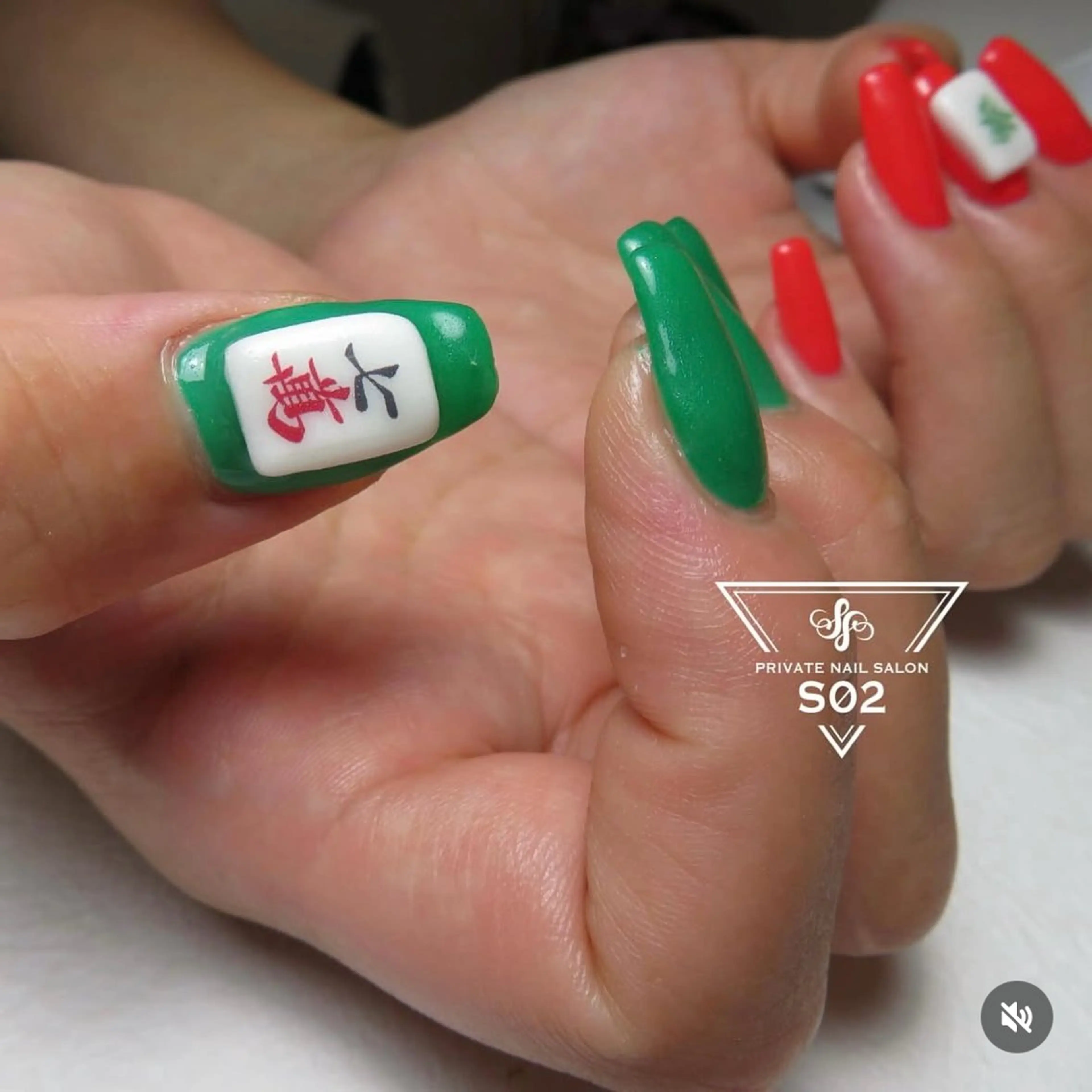 ネイル 持ち込み S02 𝙲𝚑𝚒𝚎のネイルデザイン