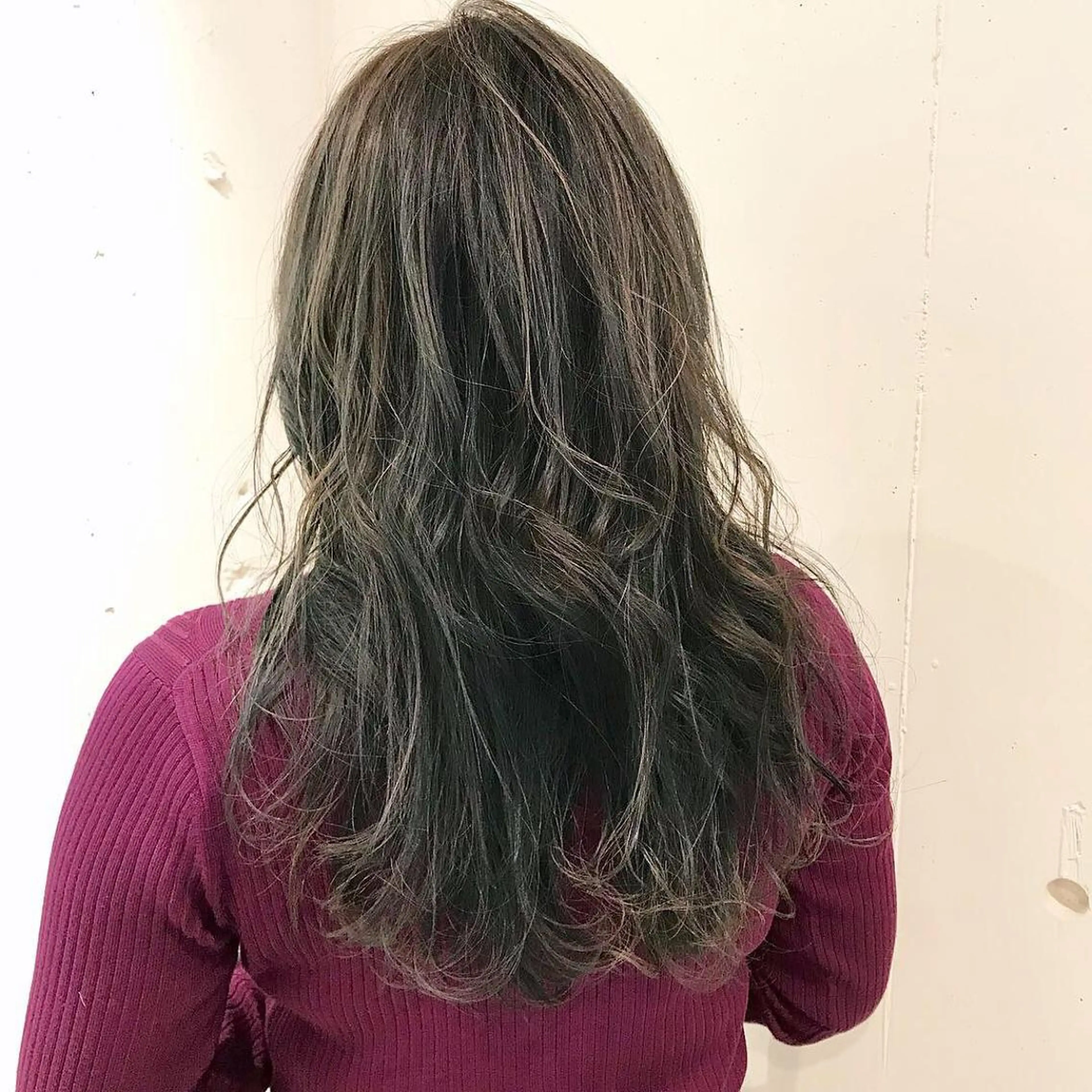 セミロング カラー スナコザワ レナのヘアスタイル