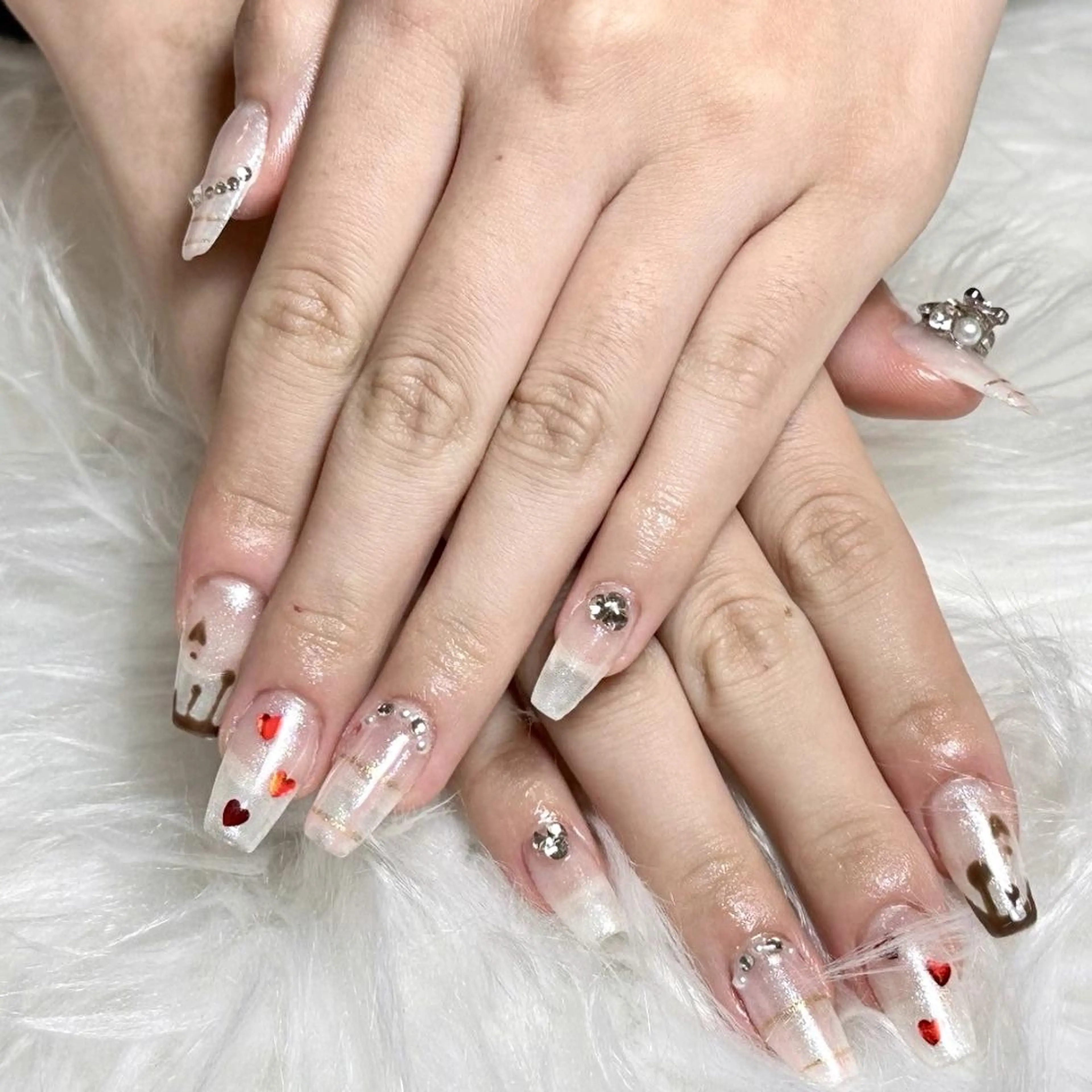 ネイル RAFFINE 月🦋🩵のネイルデザイン