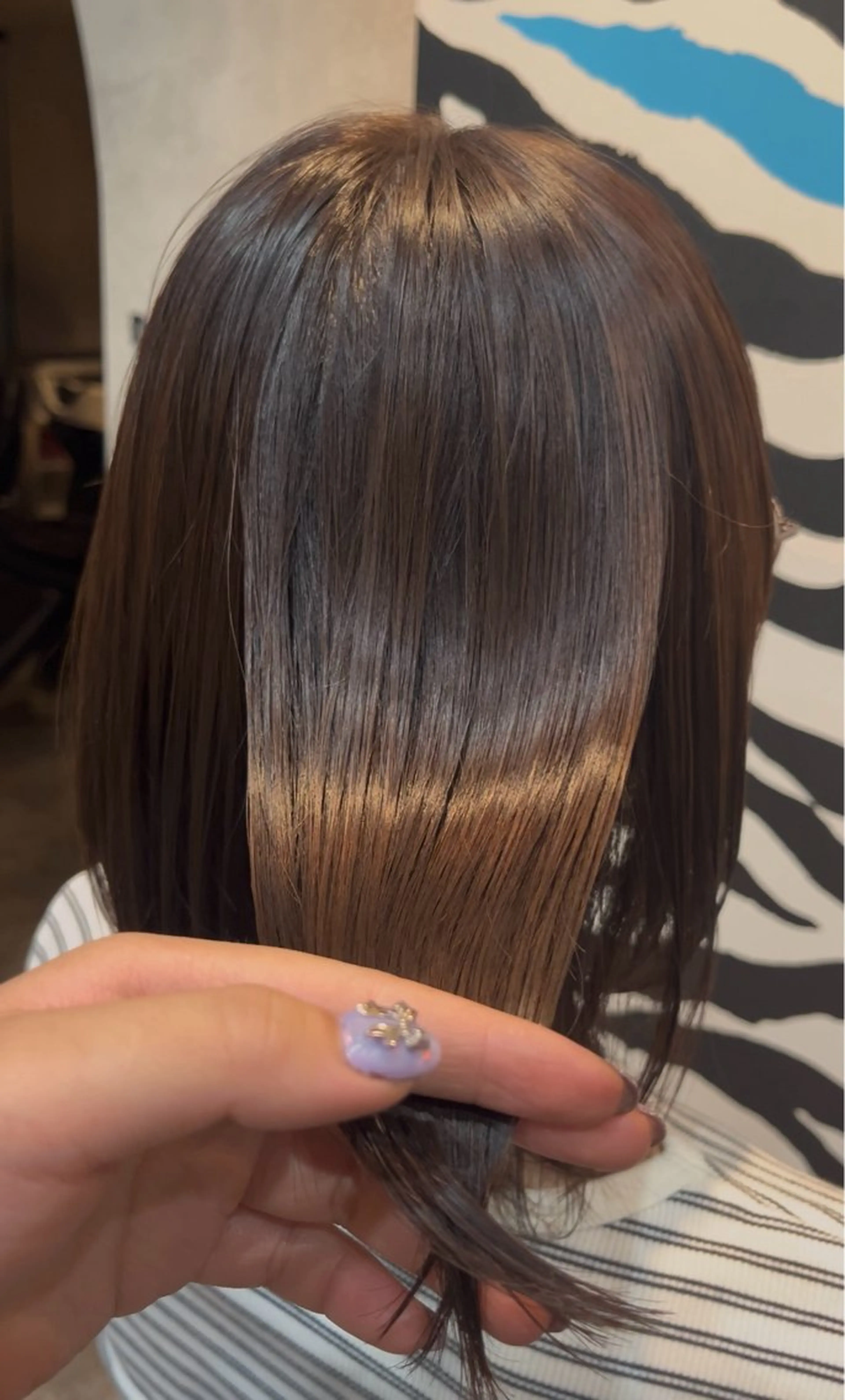 カラー ブラウンカラー オリーブブラウン ⭐️GANNI ⭐️小久保沙紀のヘアスタイル