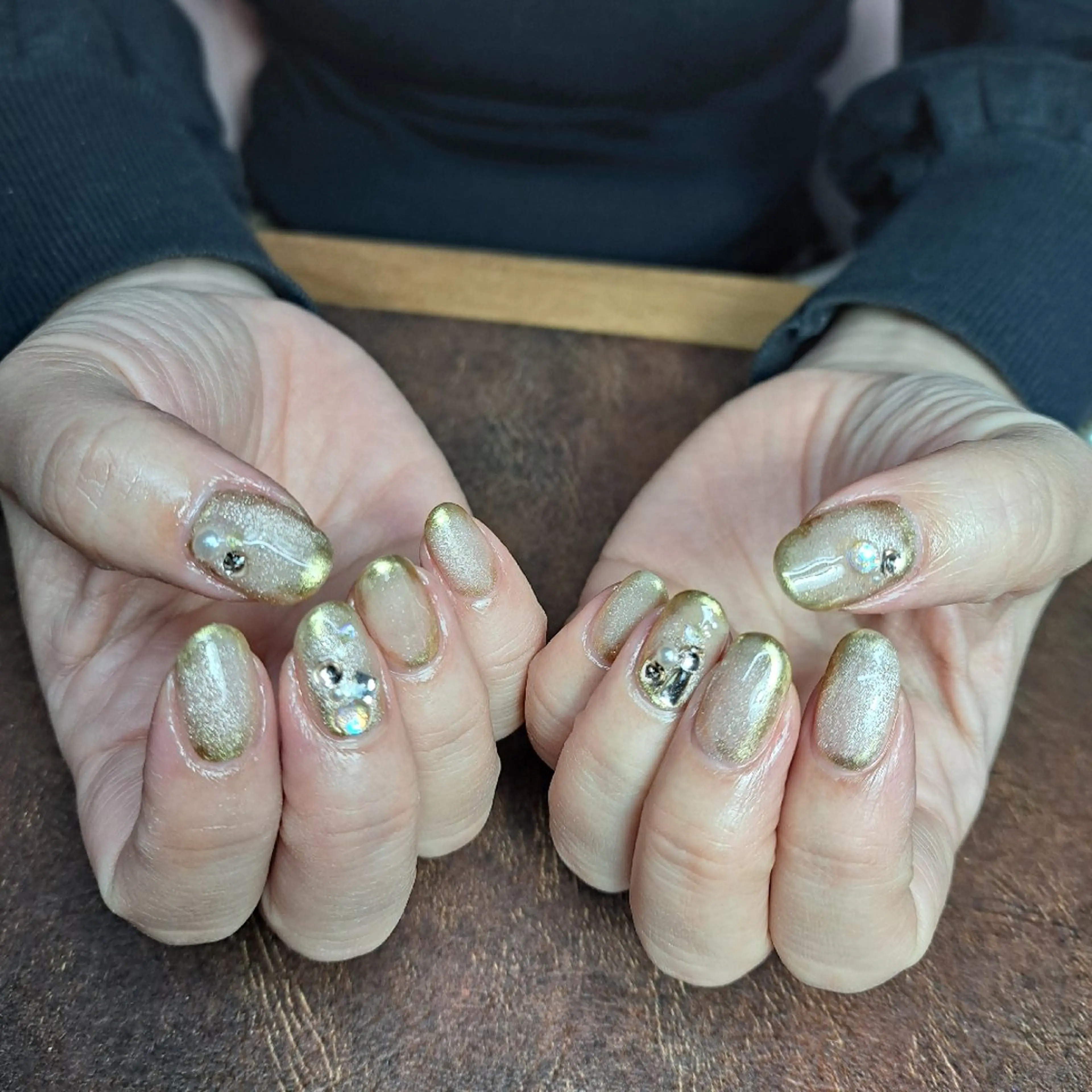 ネイル ゴールド HAYASHI  Nのネイルデザイン