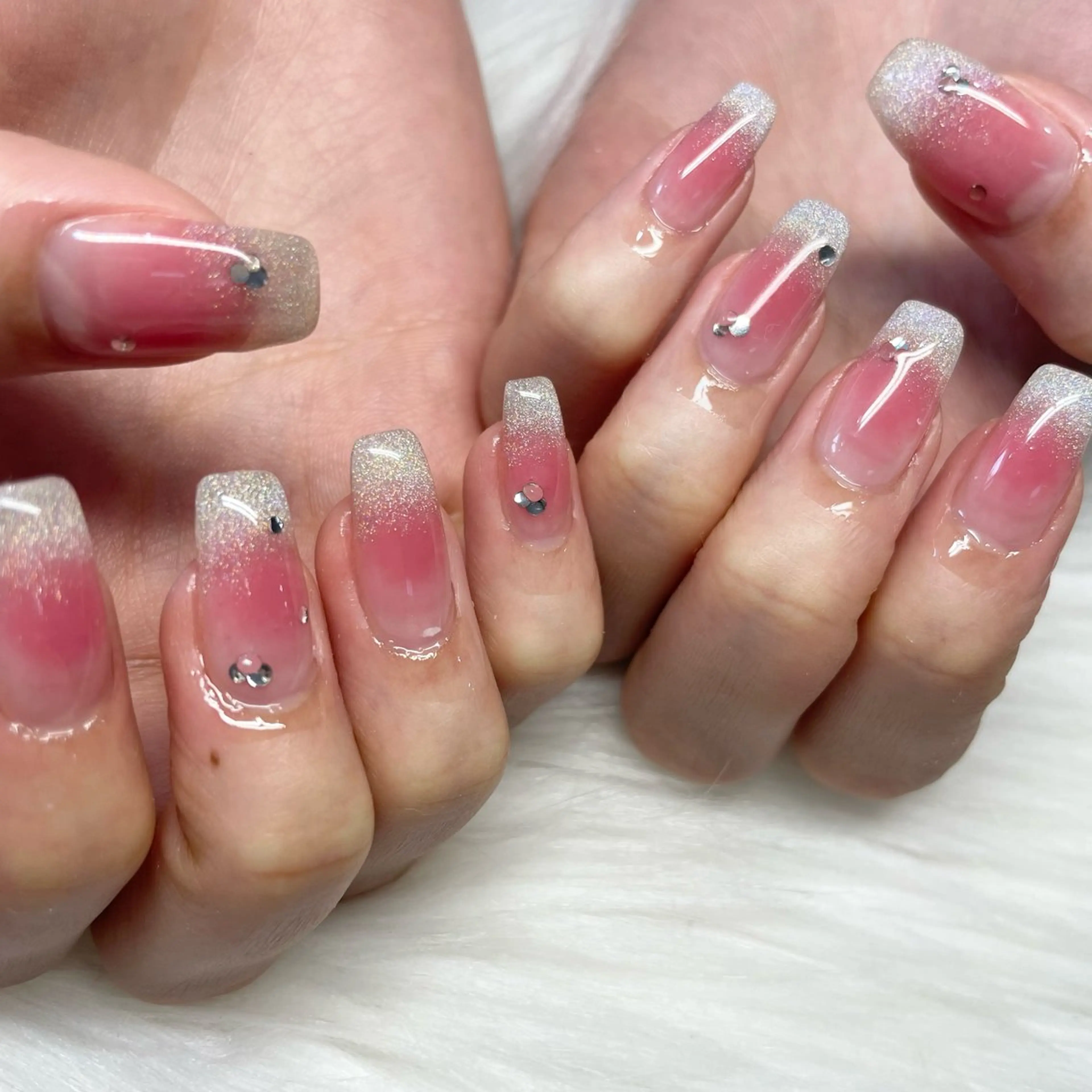 ロング ハンドネイル -Rien- プライベートサロンのネイルデザイン