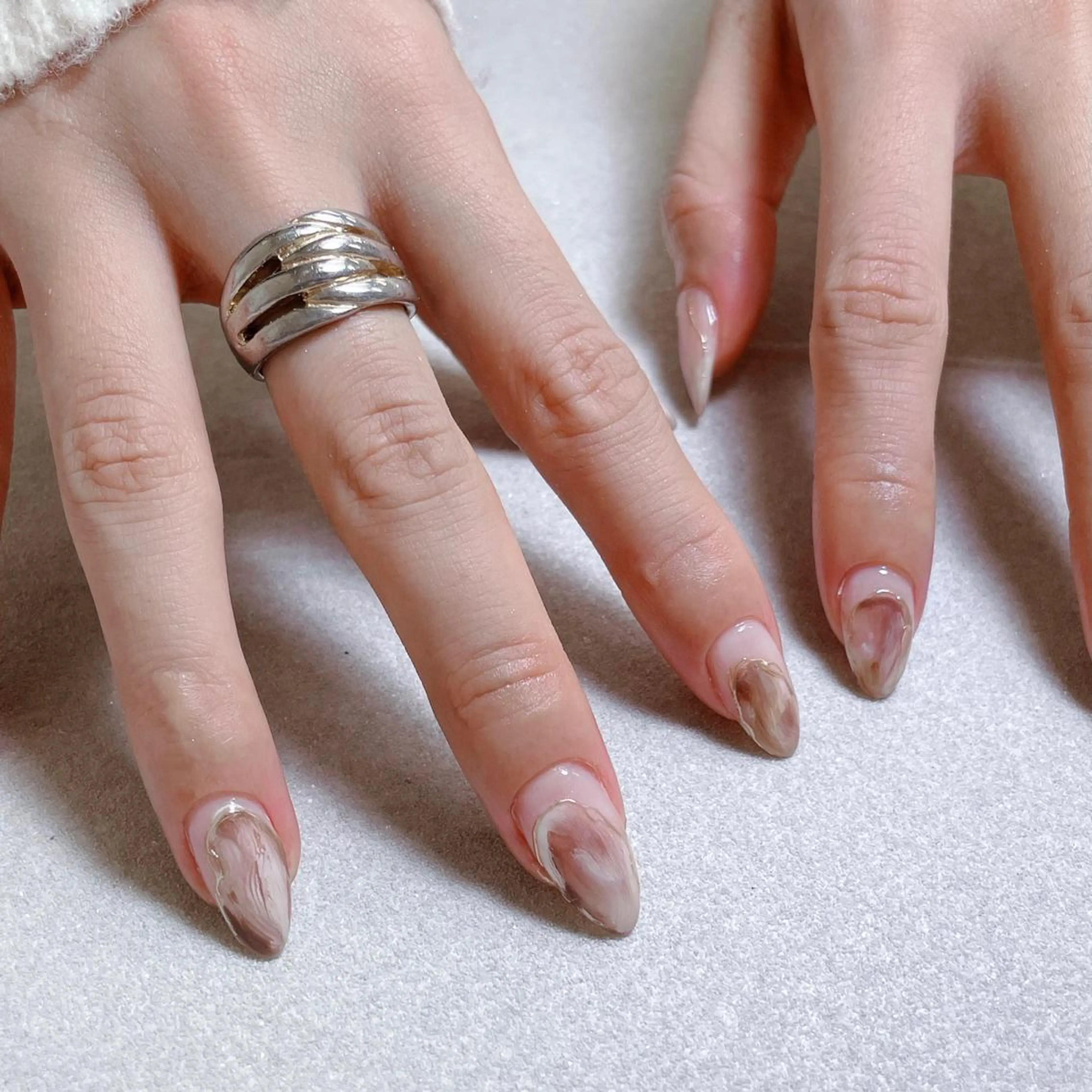 ネイル アートネイル 長さ出し ニュアンスネイル スカルプネイル ハンドネイル A85G ayakoのネイルデザイン