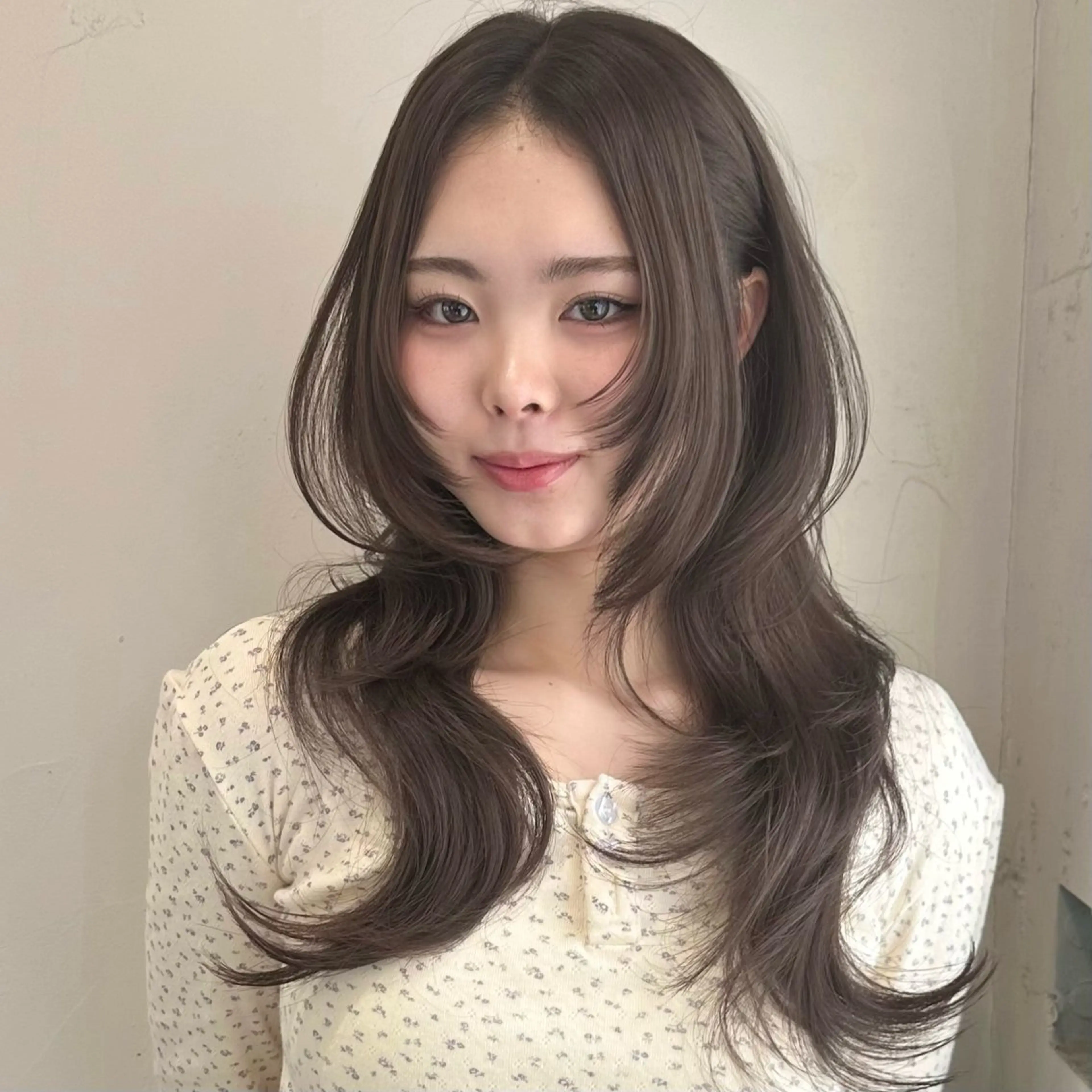 セミロング 🌹ハッシュカット、 レイヤー韓国ヘア🌹のヘアスタイル